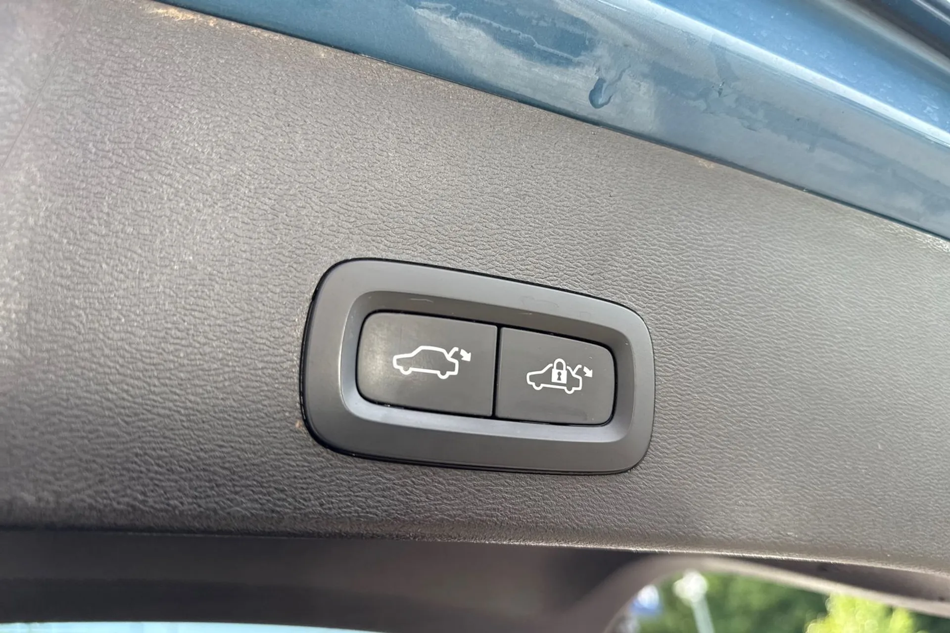 Volvo XC40 thumbnail image number 21