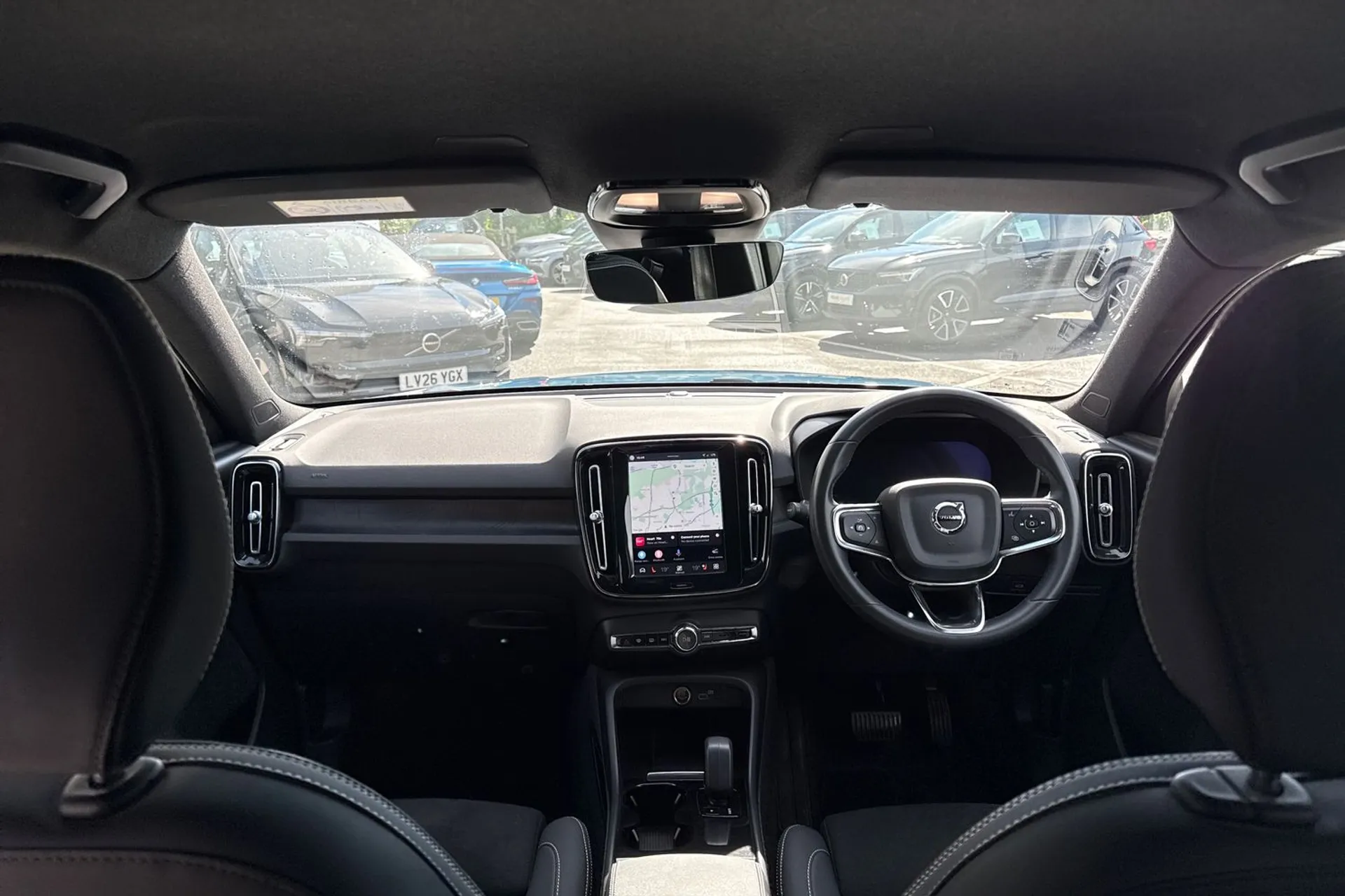 Volvo XC40 thumbnail image number 3
