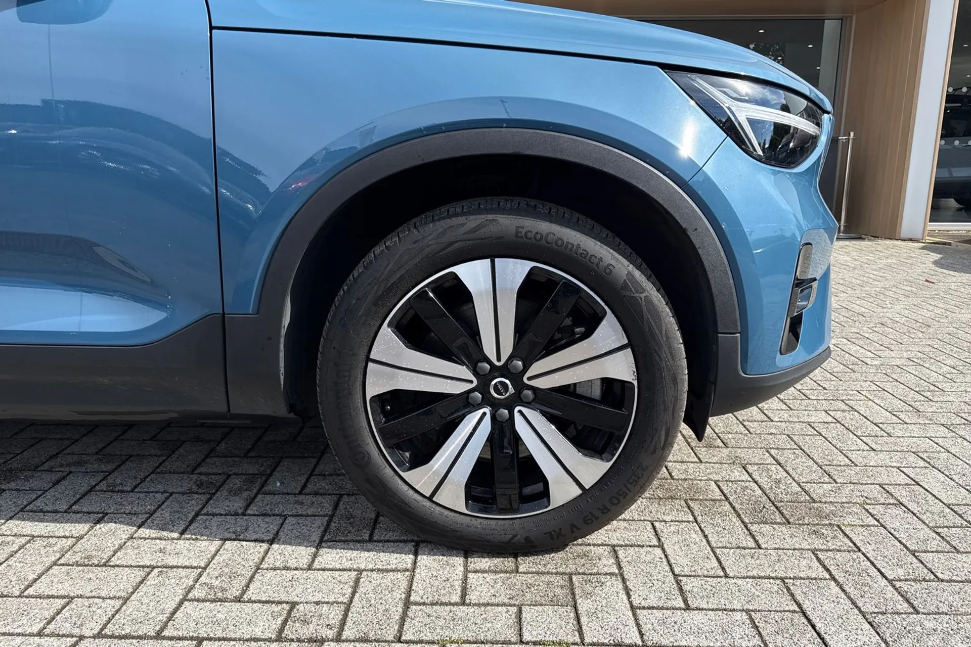 Volvo XC40 thumbnail image number 14
