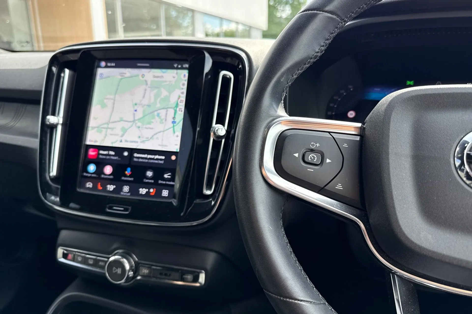 Volvo XC40 thumbnail image number 36