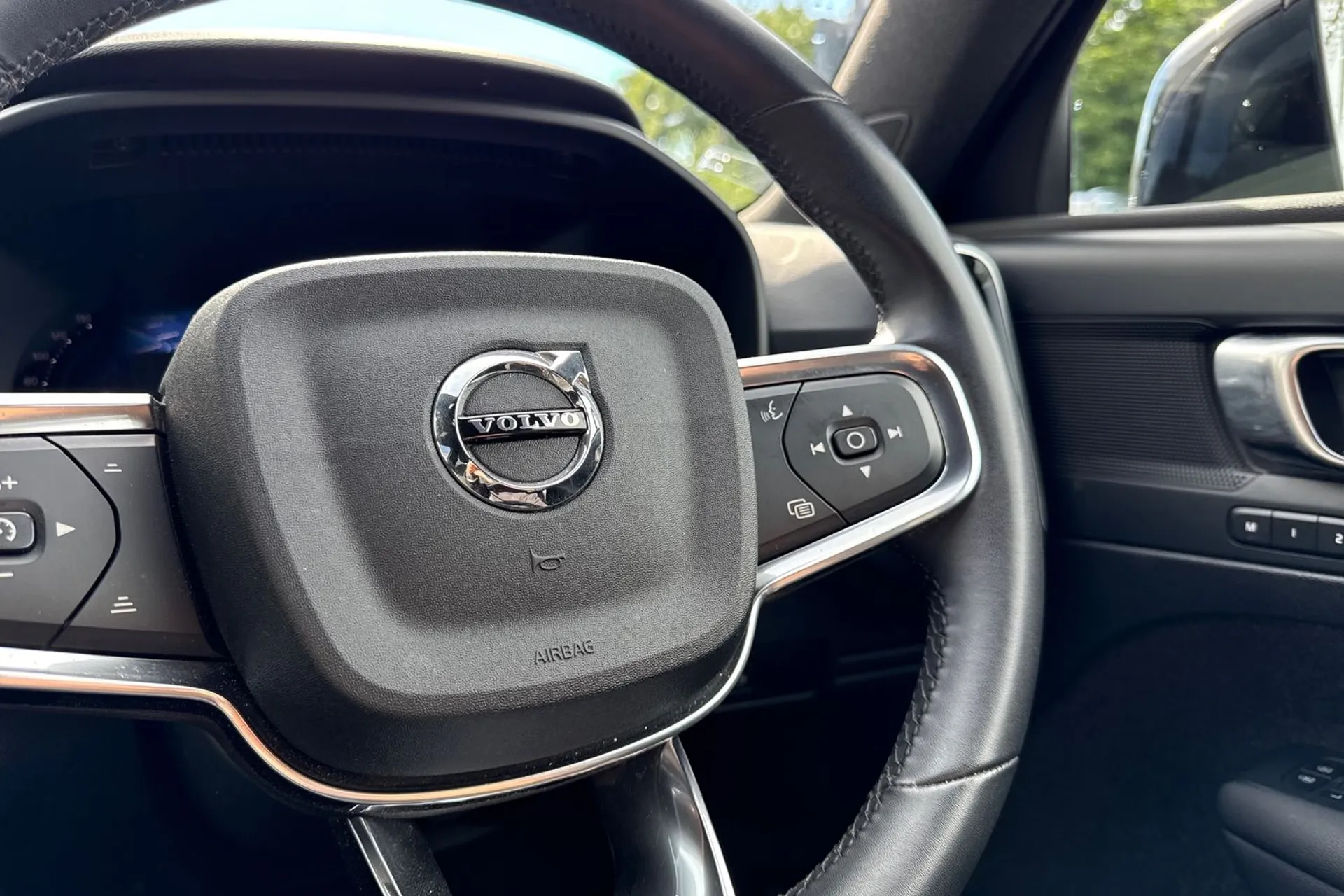 Volvo XC40 thumbnail image number 37