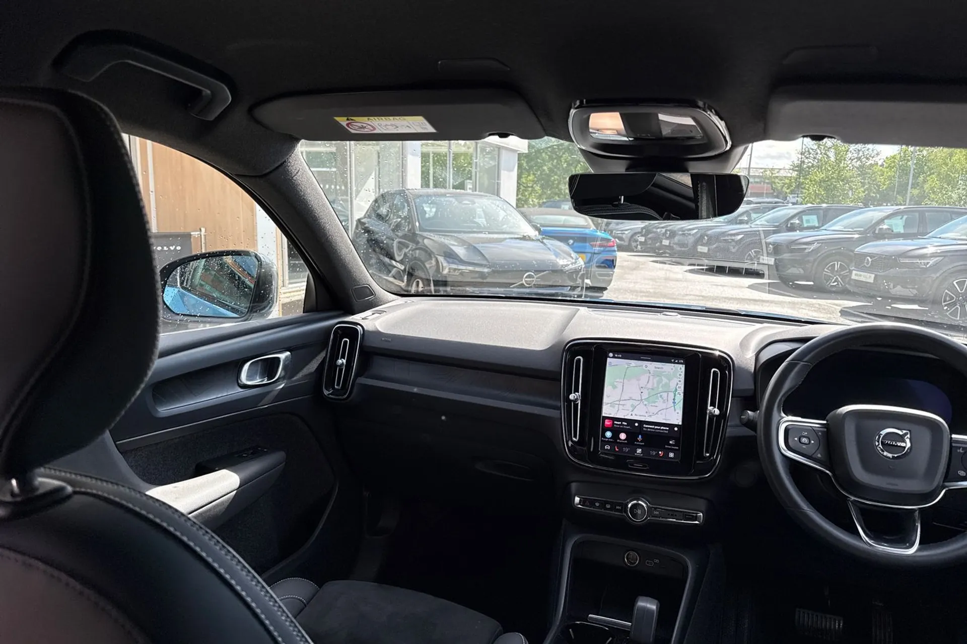 Volvo XC40 thumbnail image number 32