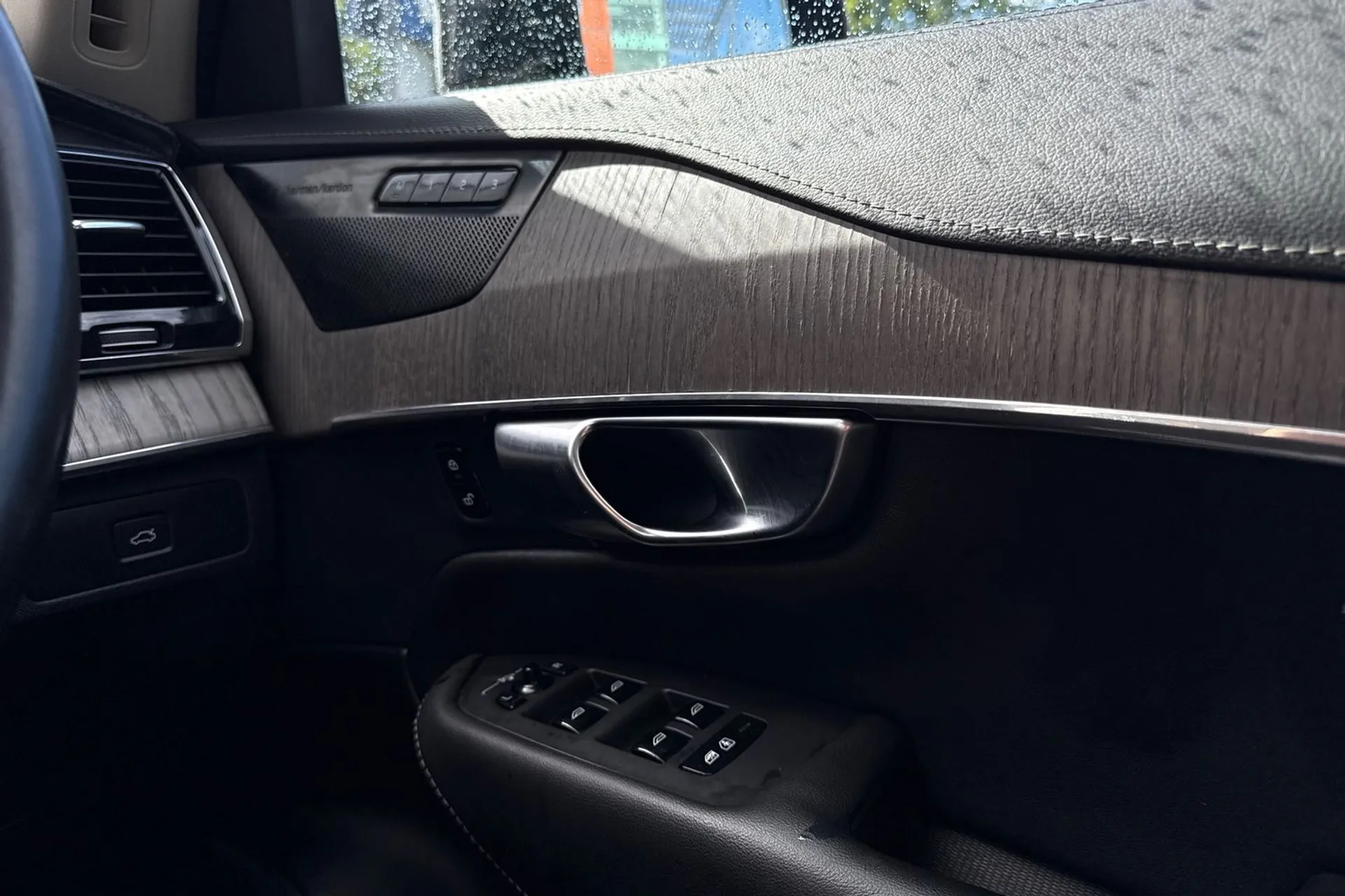 Volvo XC90 thumbnail image number 42