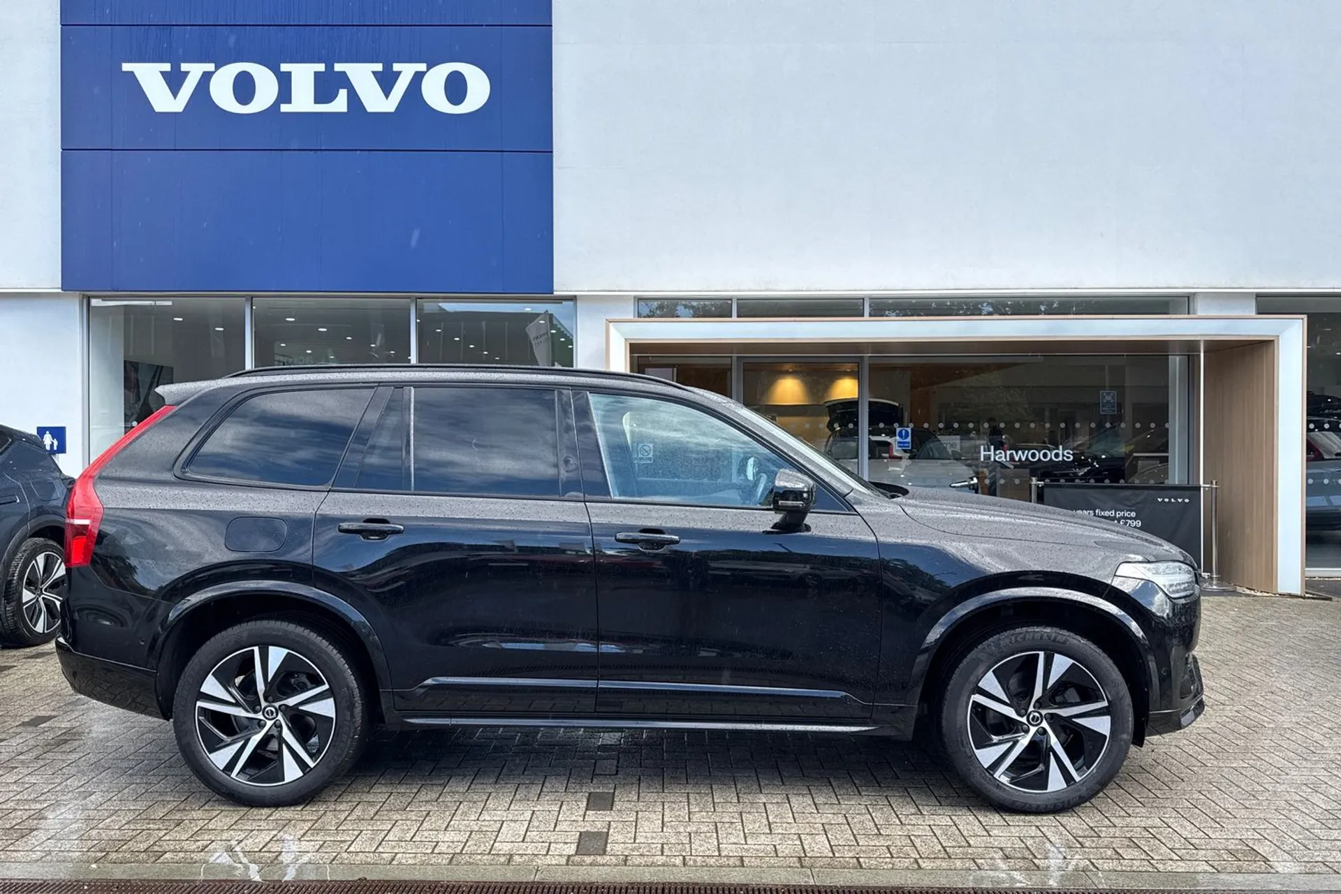 Volvo XC90 thumbnail image number 2