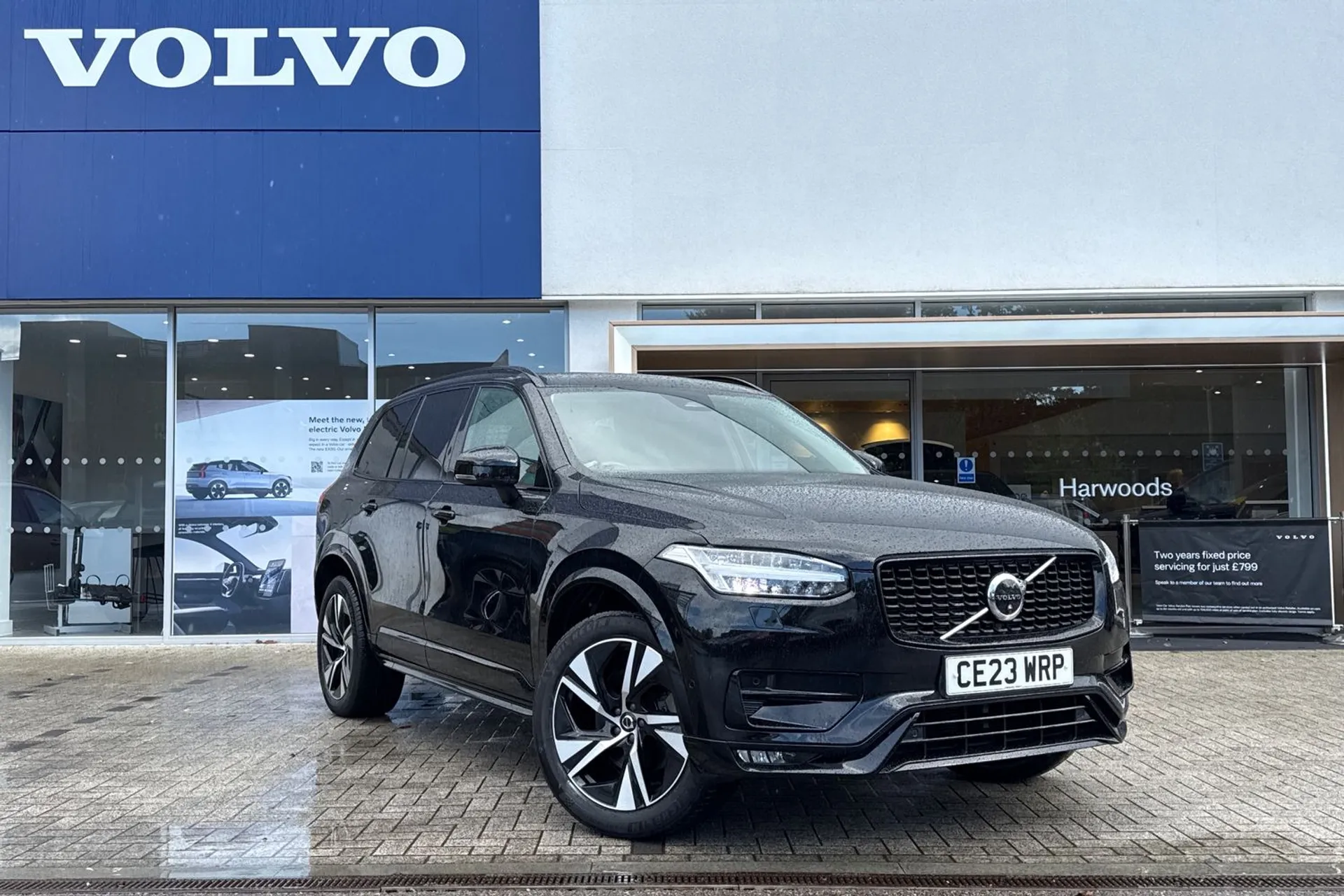 Volvo XC90 focused image