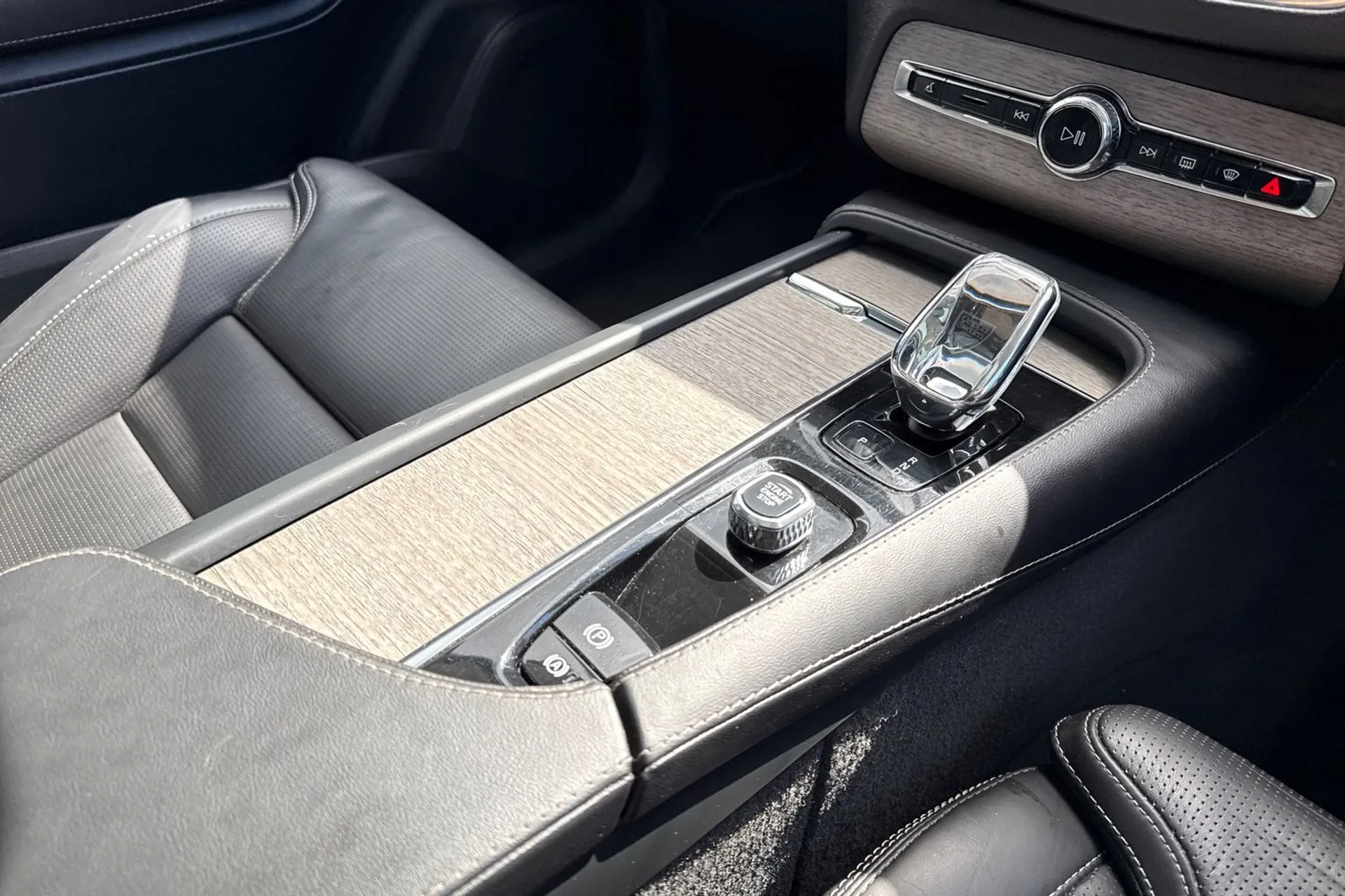 Volvo XC90 thumbnail image number 43