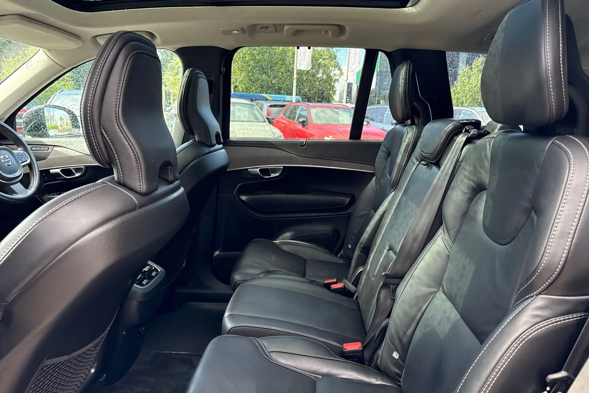 Volvo XC90 thumbnail image number 32