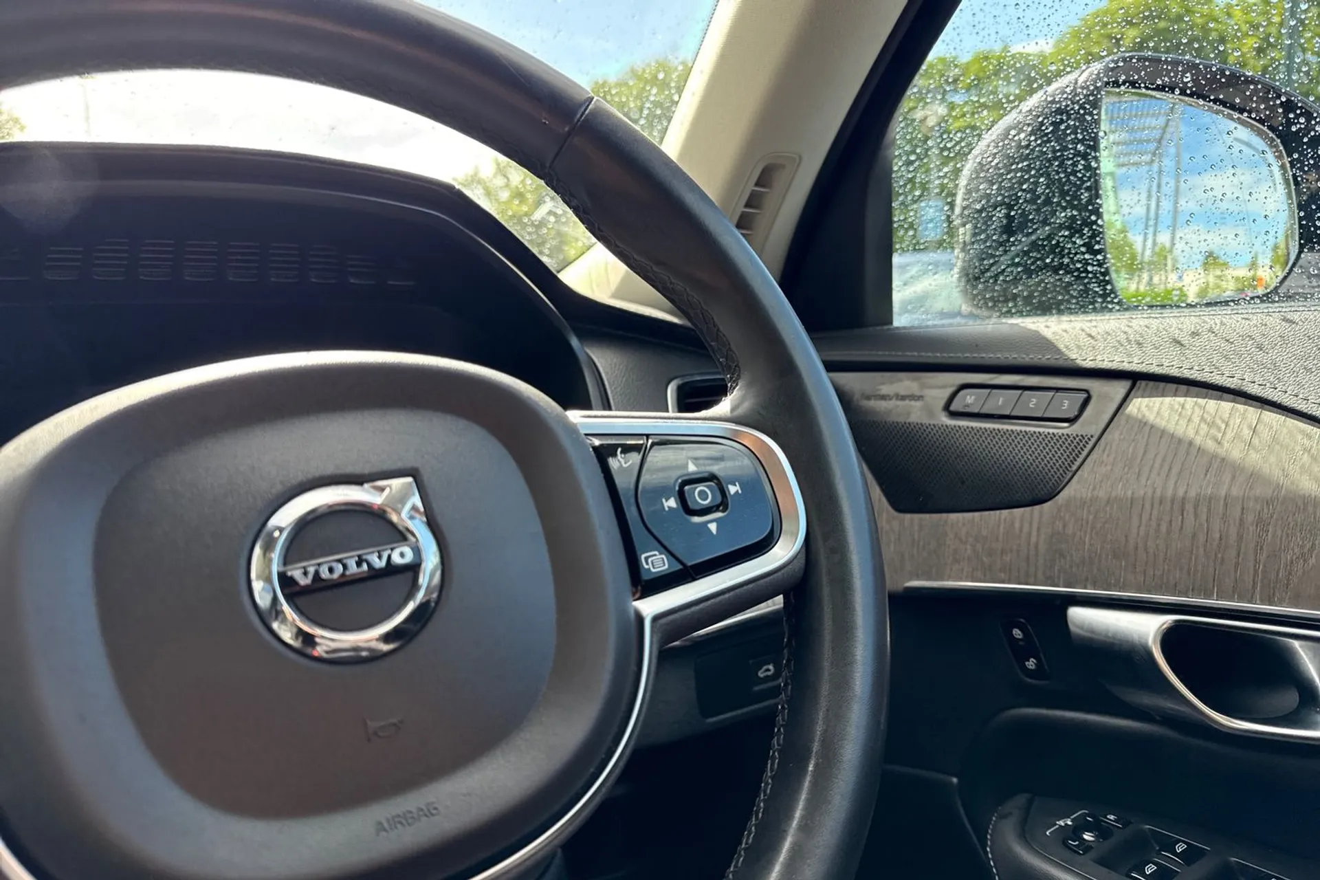 Volvo XC90 thumbnail image number 39