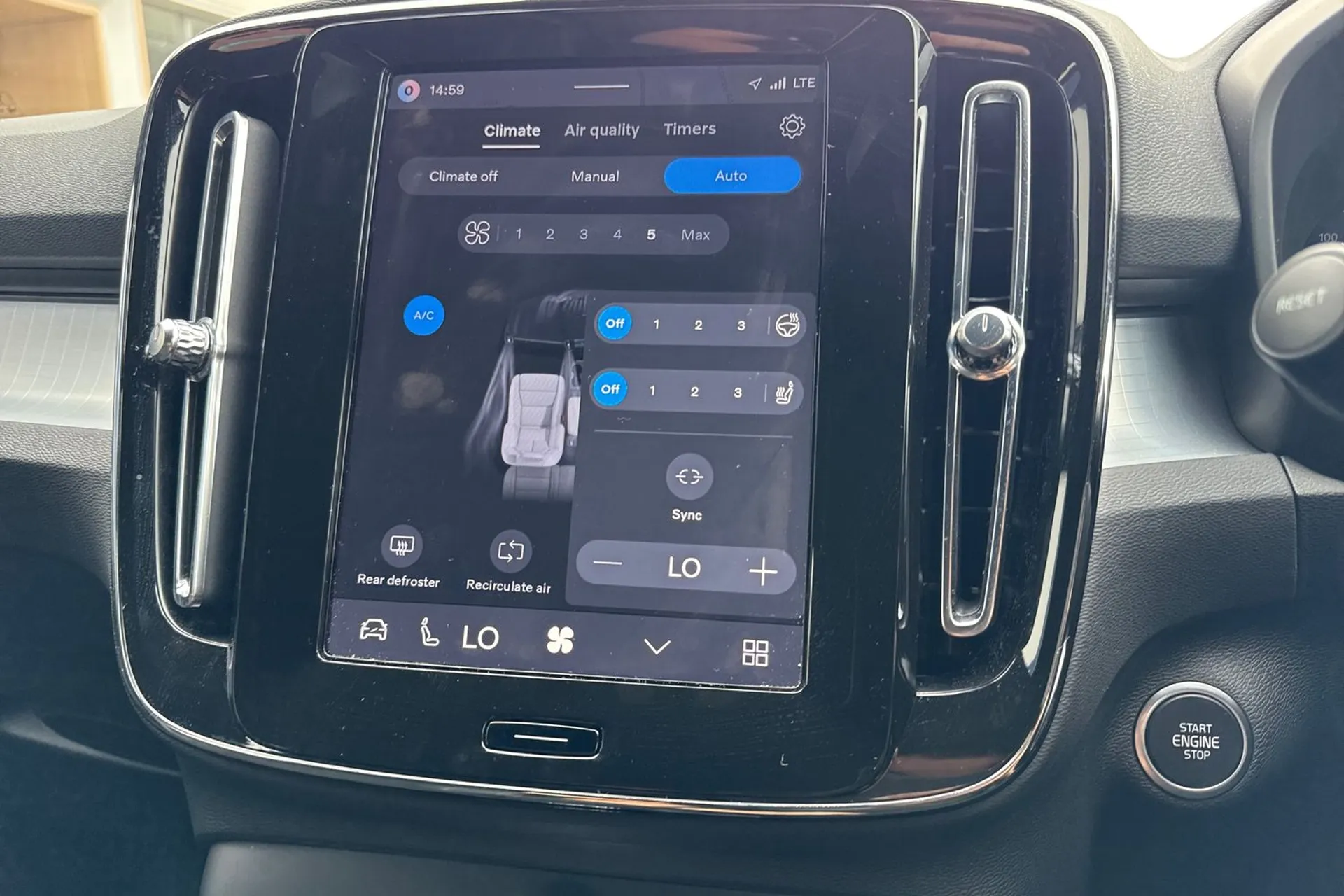 Volvo XC40 thumbnail image number 39