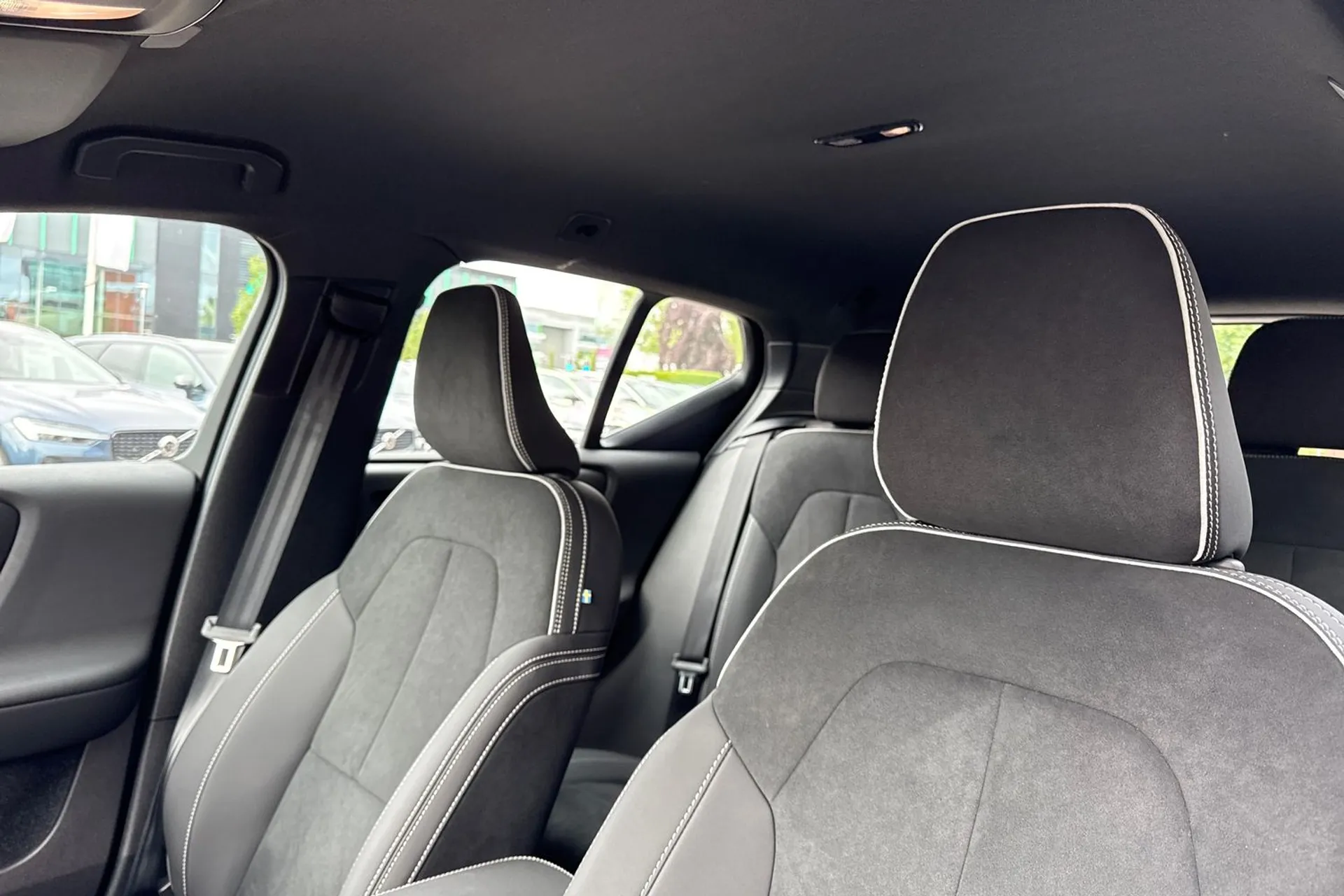 Volvo XC40 thumbnail image number 29