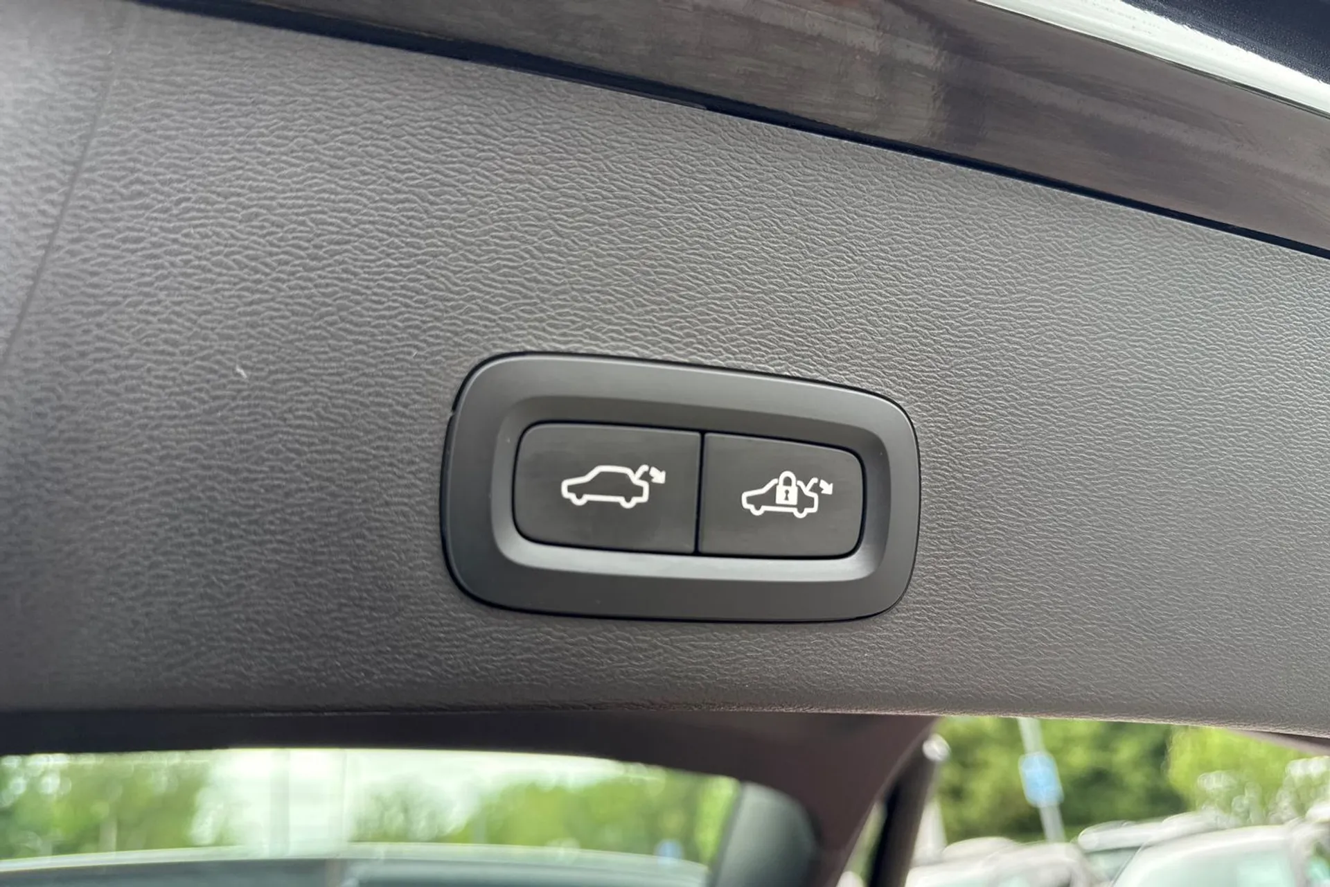Volvo XC40 thumbnail image number 21