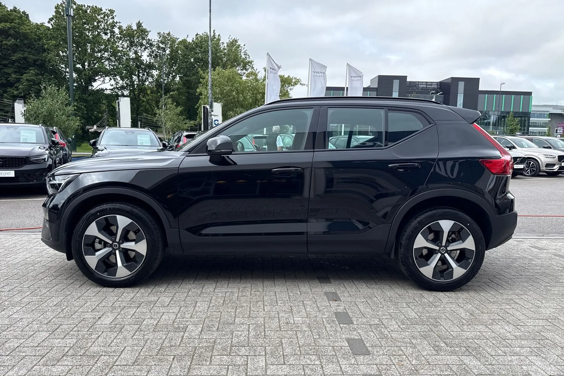 Volvo XC40 thumbnail image number 11