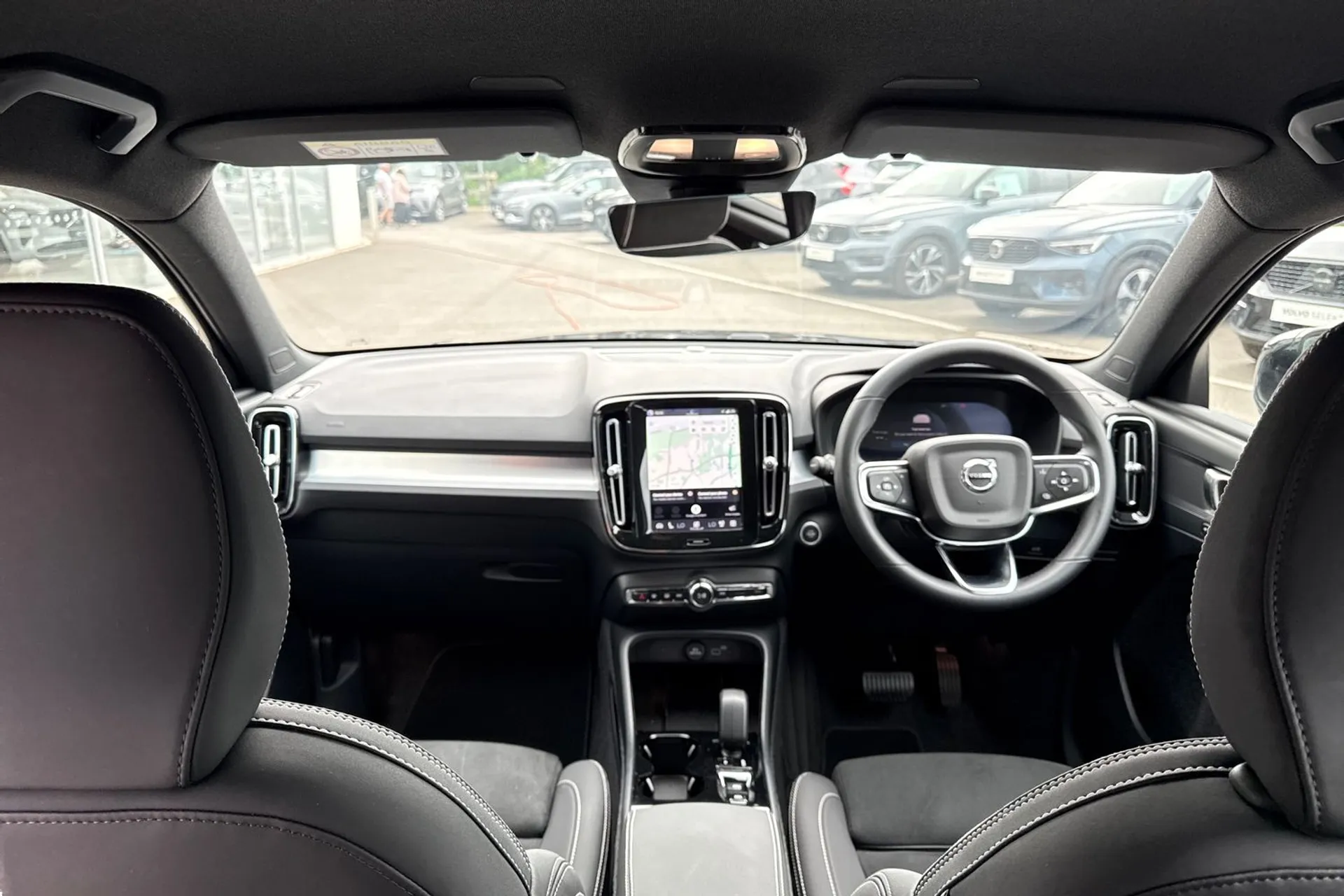 Volvo XC40 thumbnail image number 3