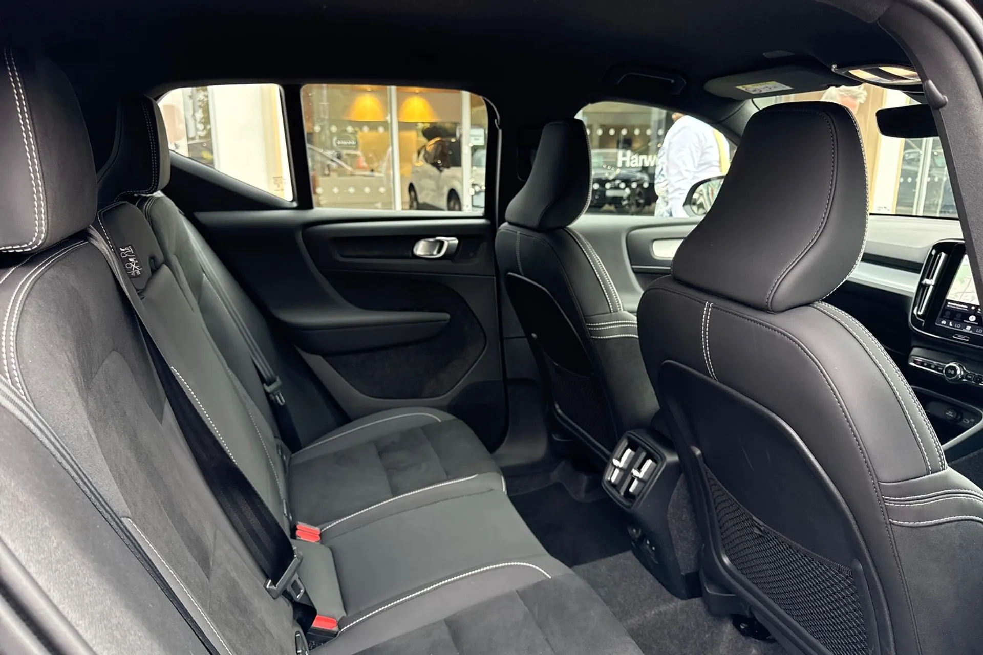 Volvo XC40 thumbnail image number 23