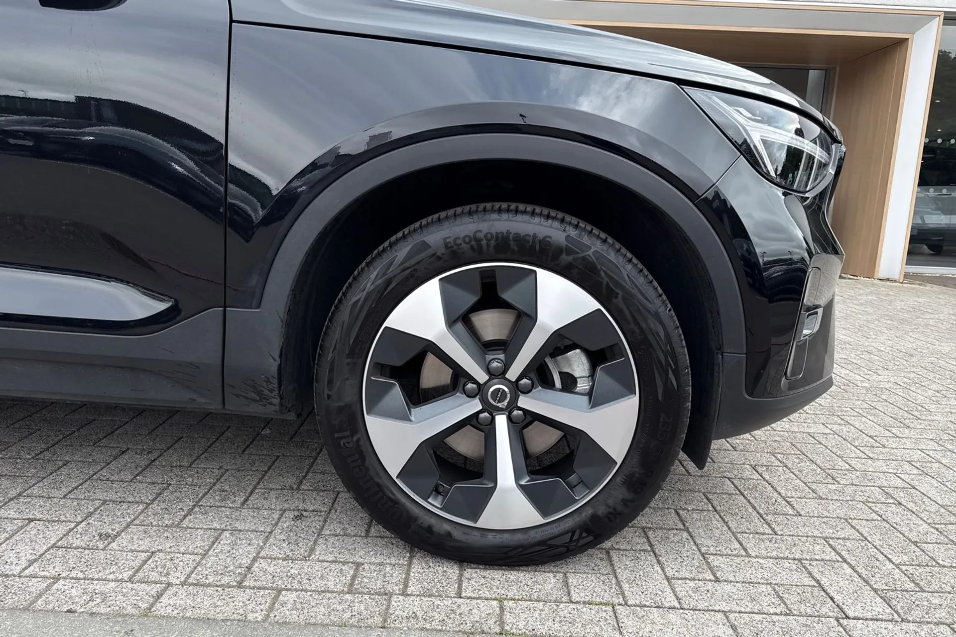 Volvo XC40 thumbnail image number 14