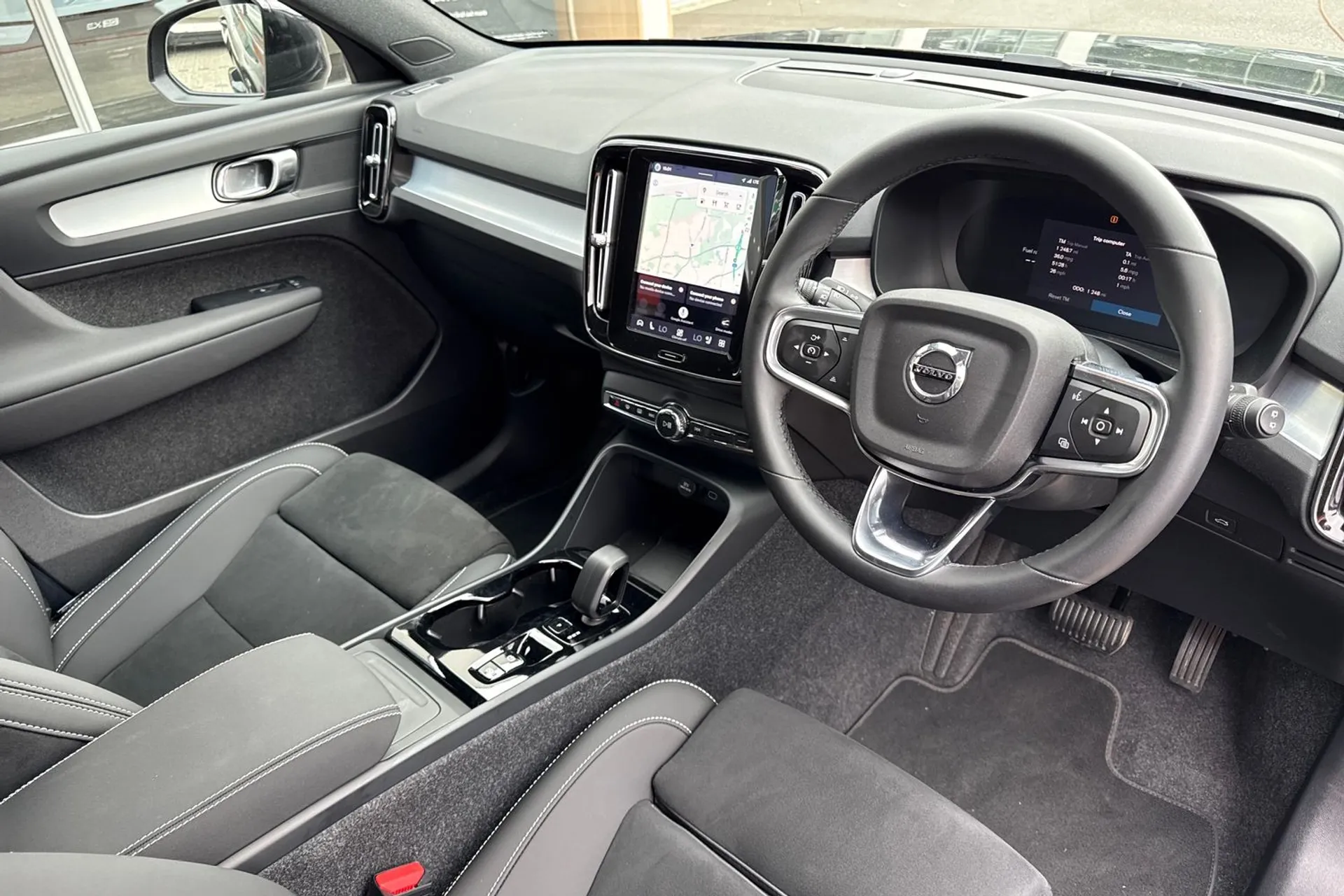 Volvo XC40 thumbnail image number 6