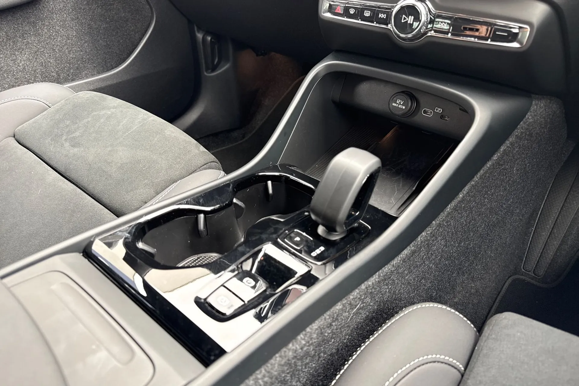 Volvo XC40 thumbnail image number 42