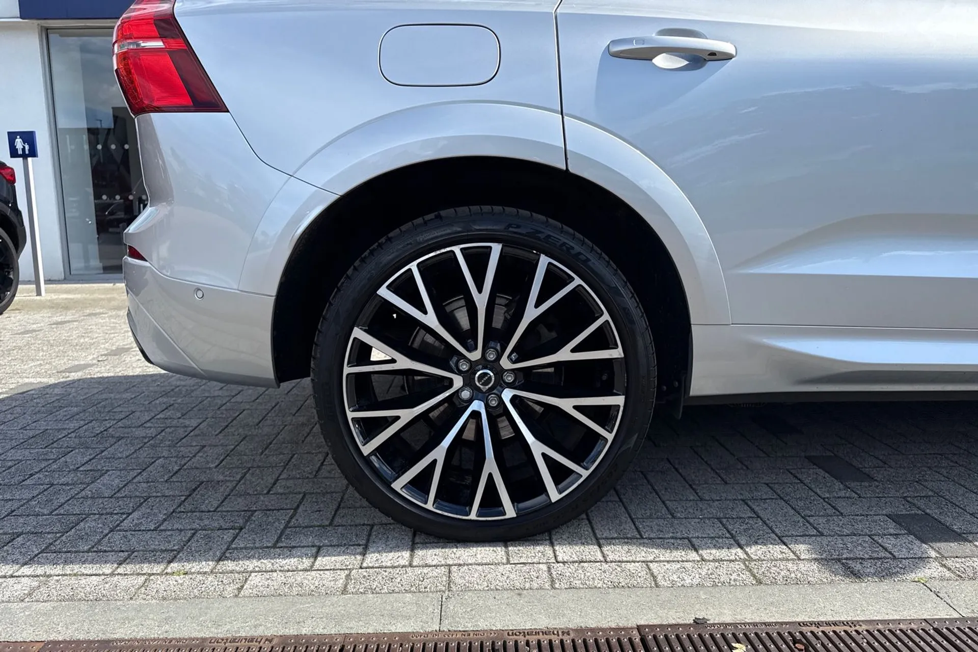 Volvo XC60 thumbnail image number 13