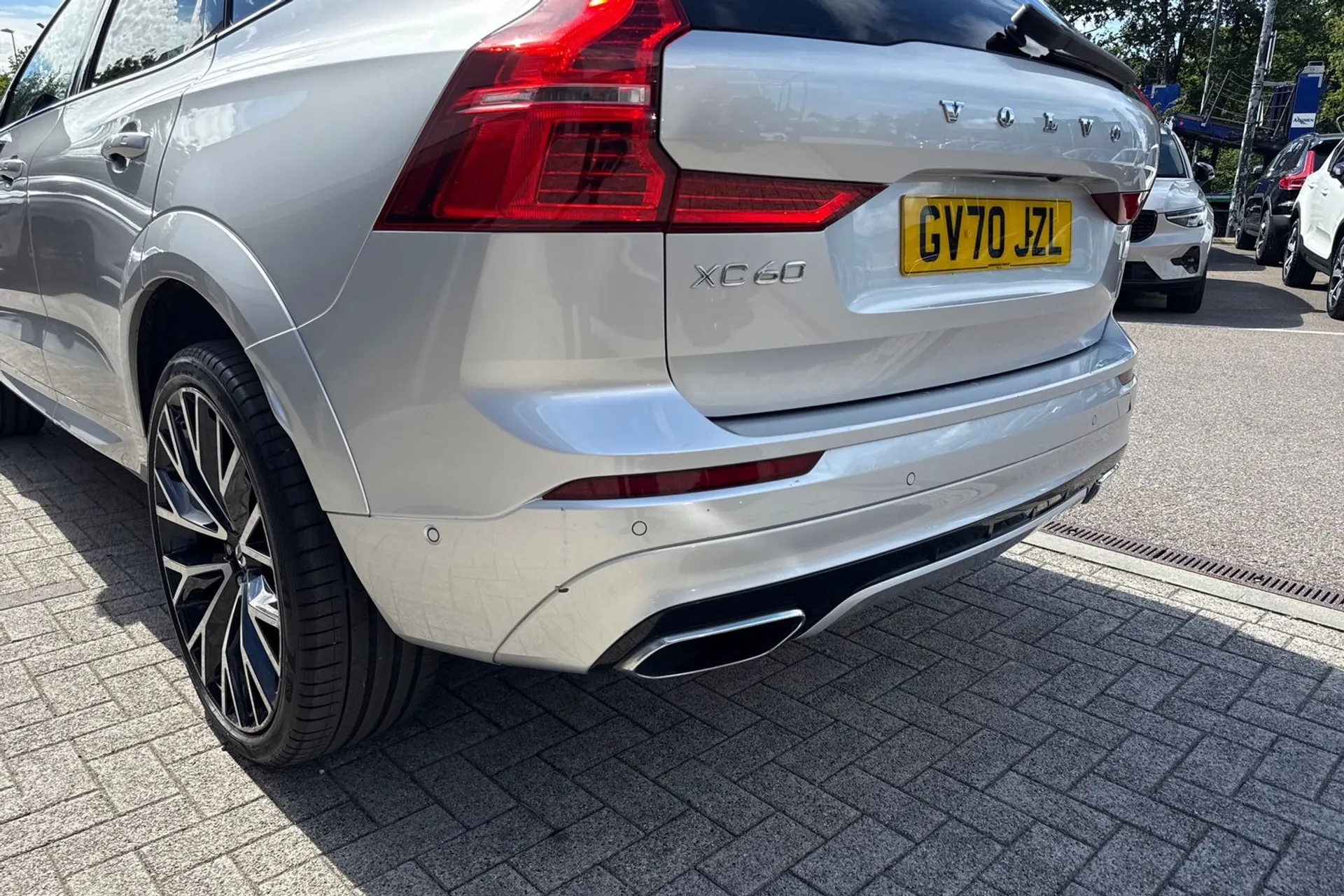 Volvo XC60 thumbnail image number 17