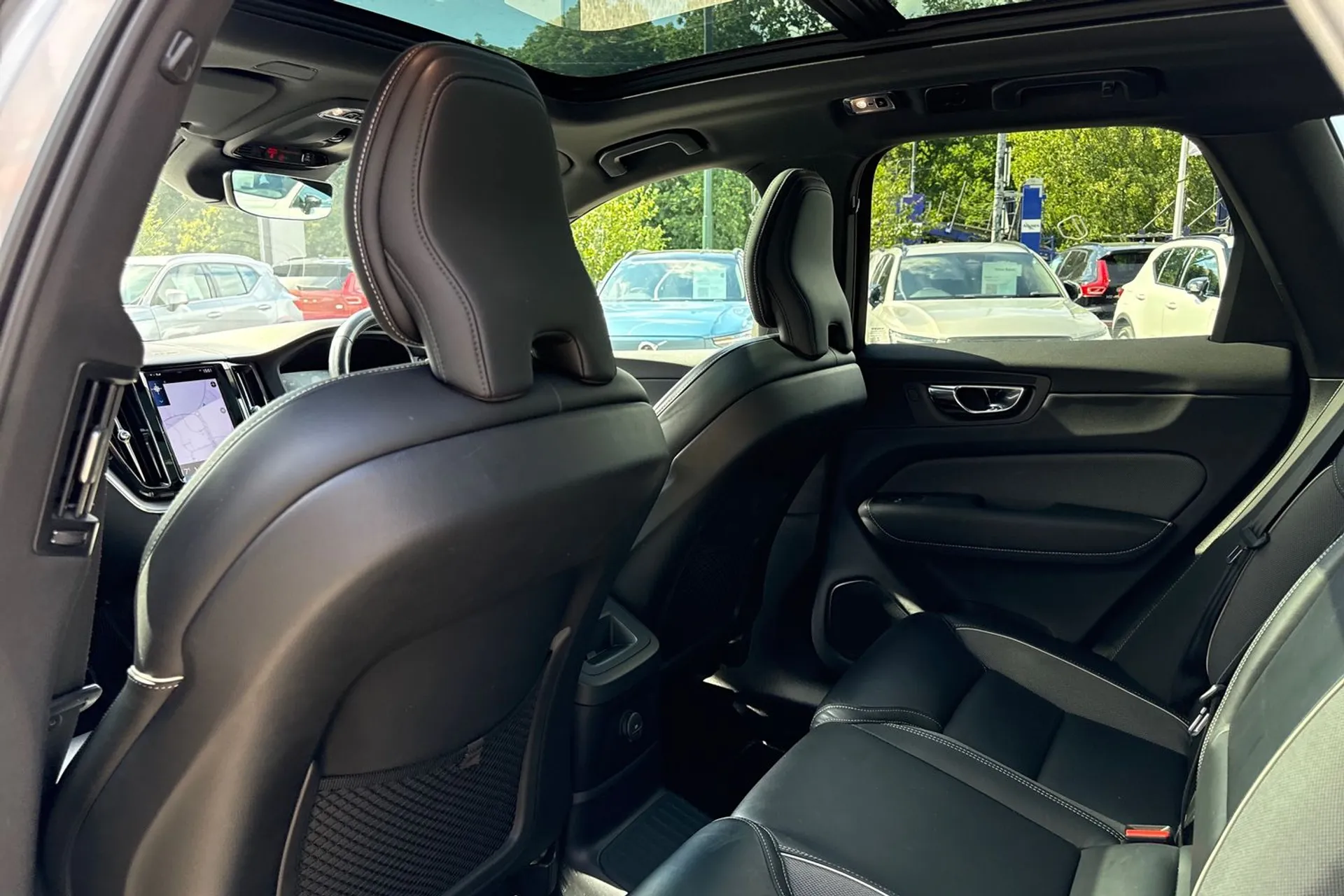 Volvo XC60 thumbnail image number 32