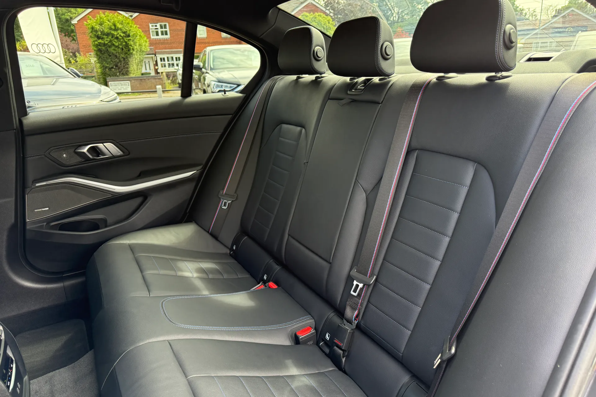 BMW 3 SERIES thumbnail image number 45