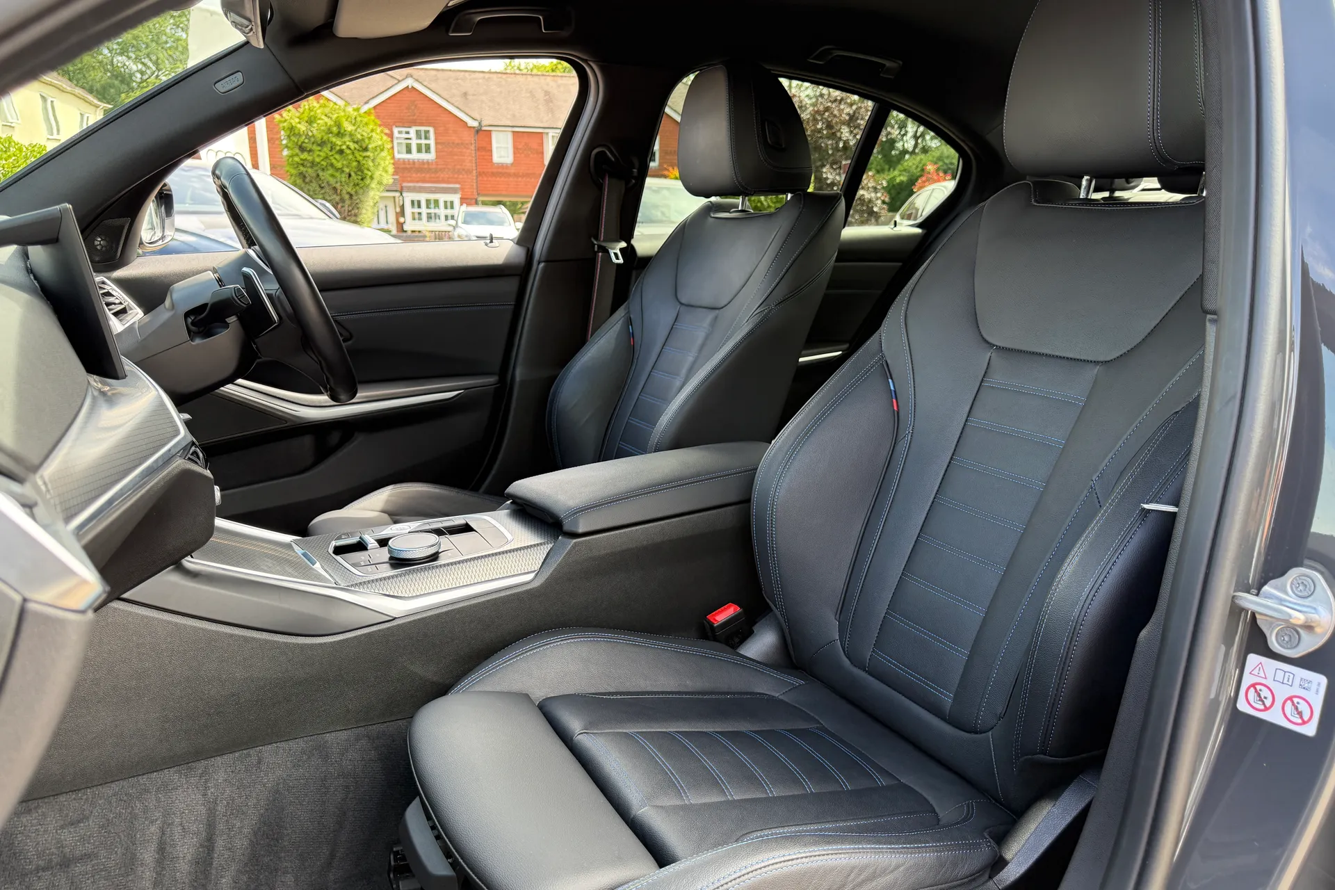 BMW 3 SERIES thumbnail image number 31