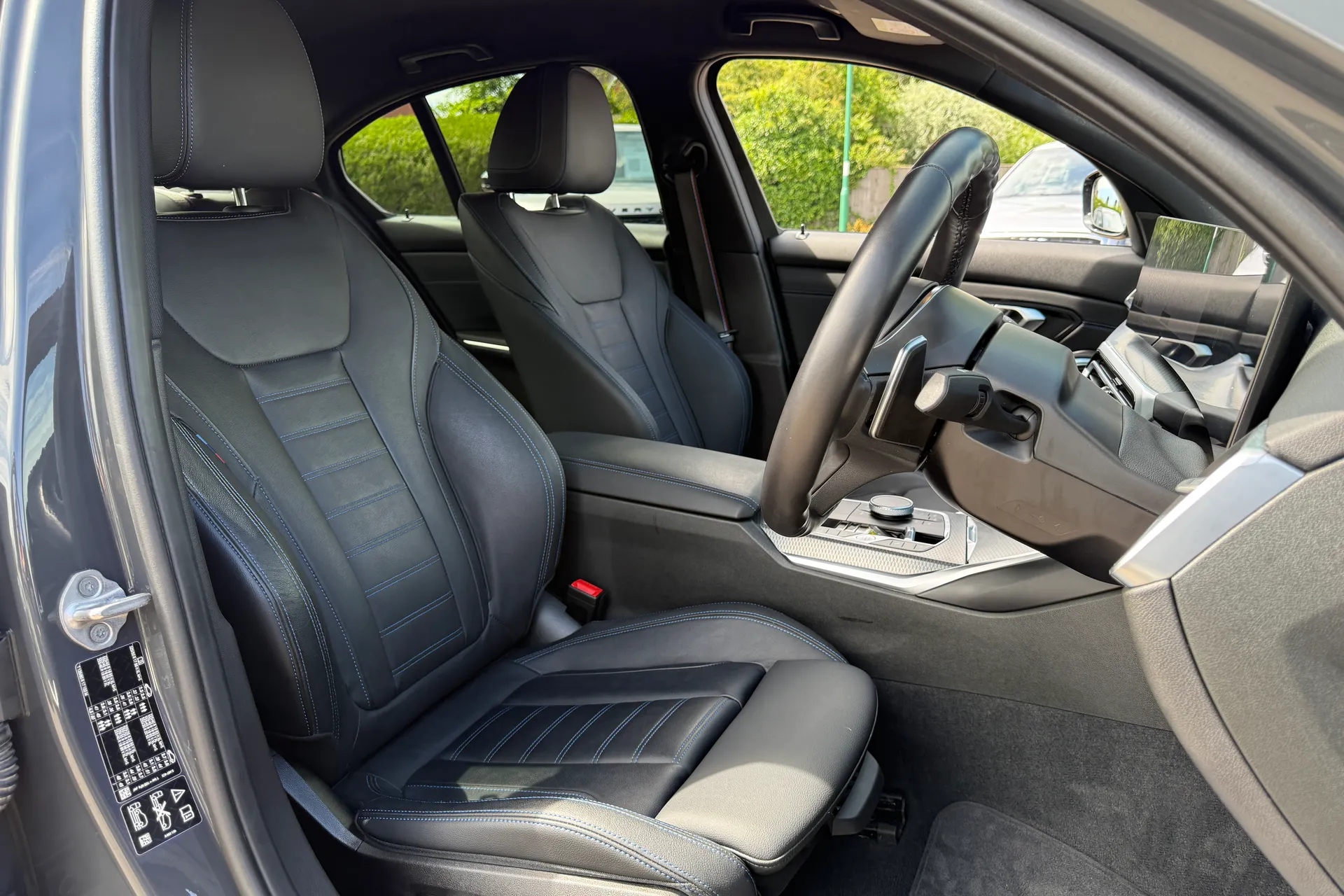 BMW 3 SERIES thumbnail image number 28