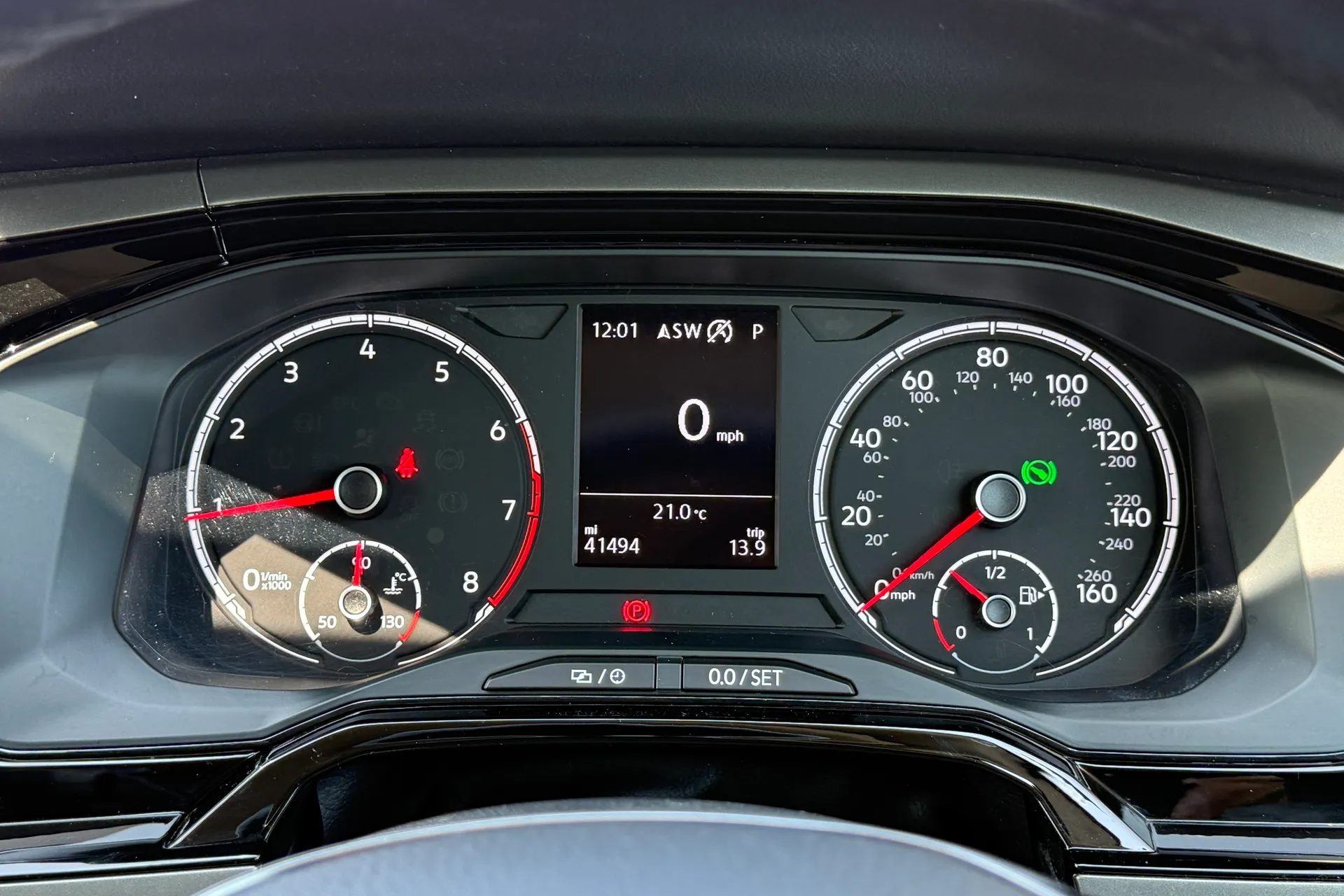 VOLKSWAGEN POLO thumbnail image number 11