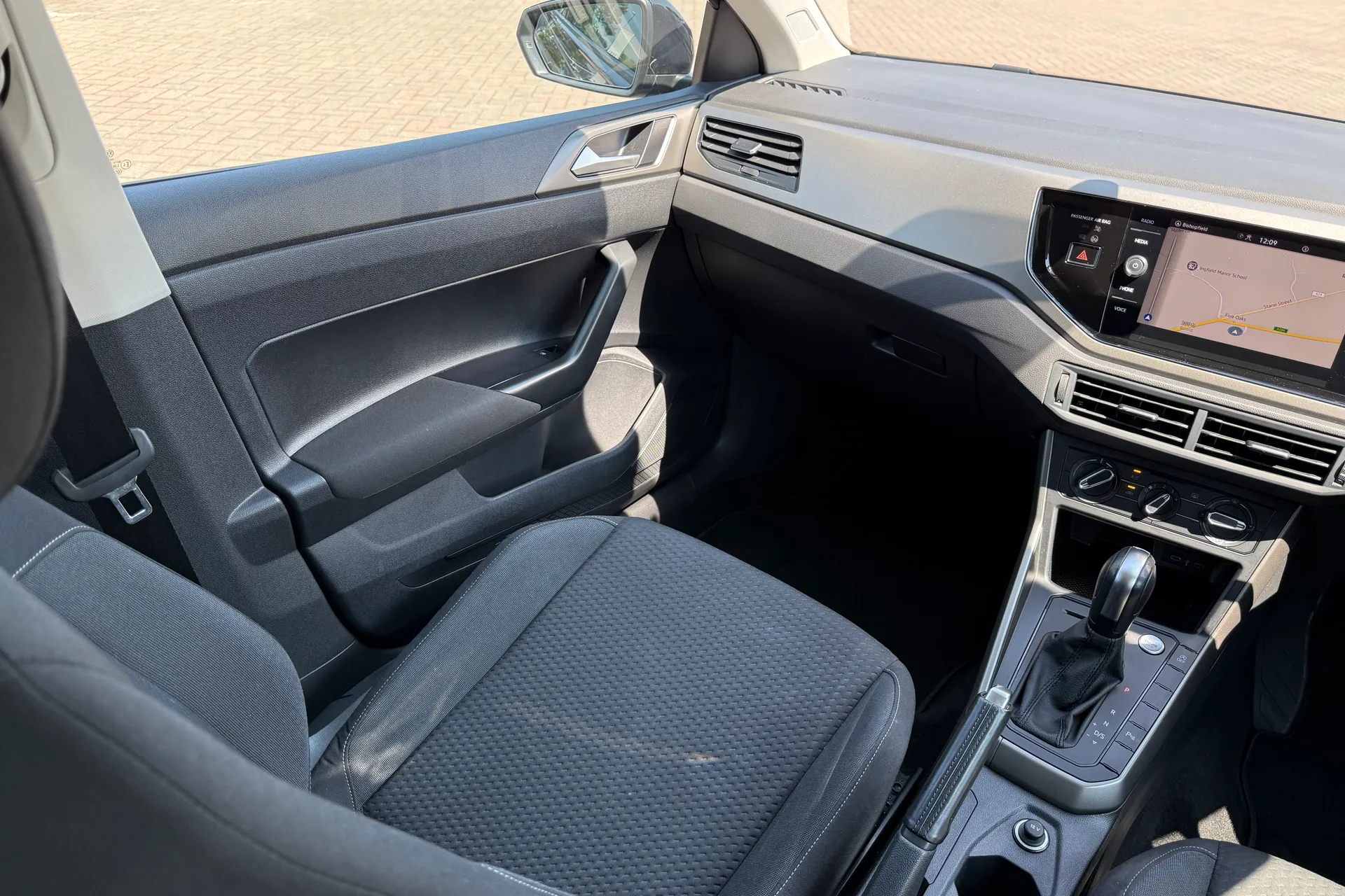 VOLKSWAGEN POLO thumbnail image number 33