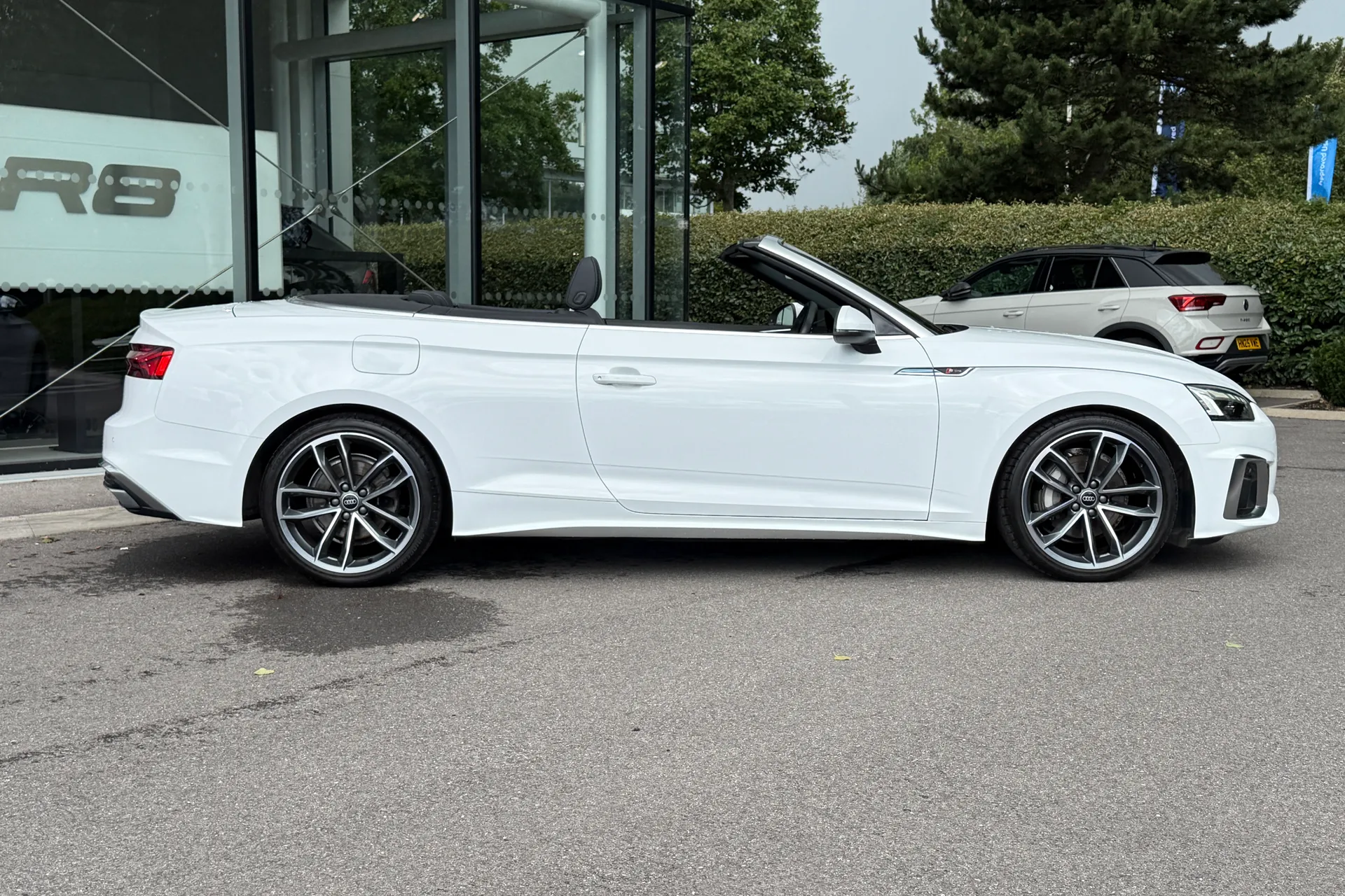 Audi A5 thumbnail image number 2