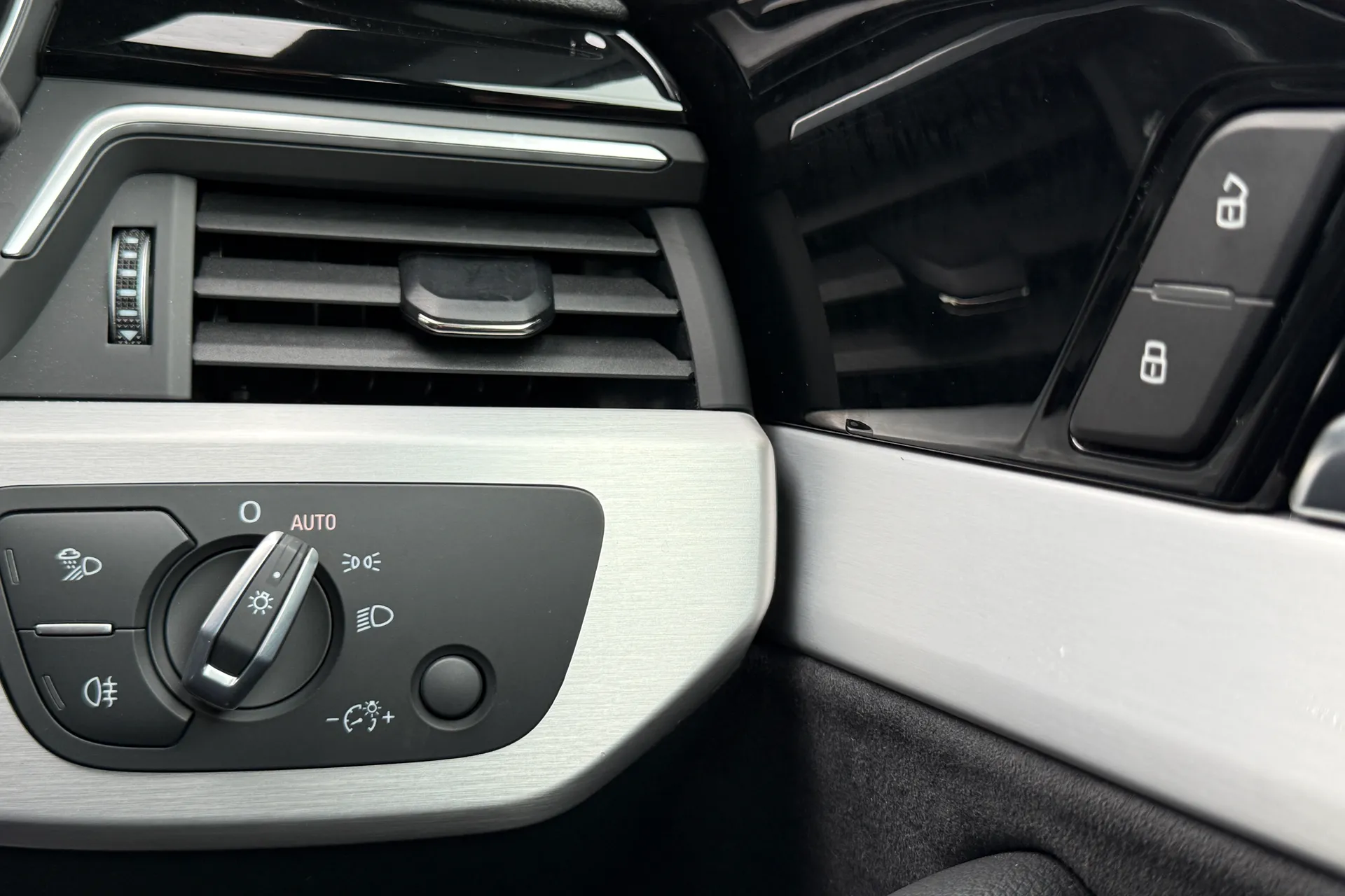Audi A5 thumbnail image number 39