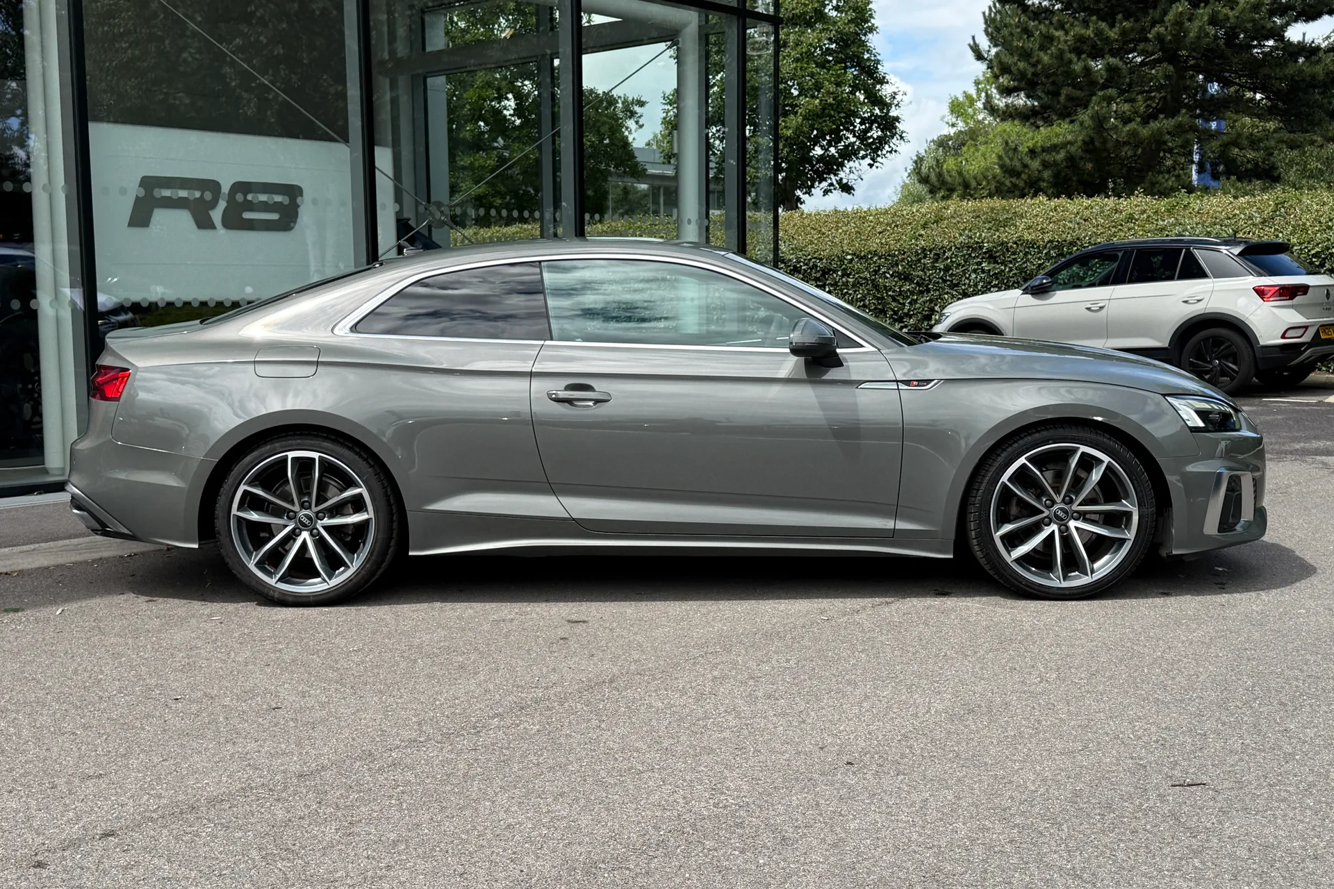 Audi A5 thumbnail image number 2