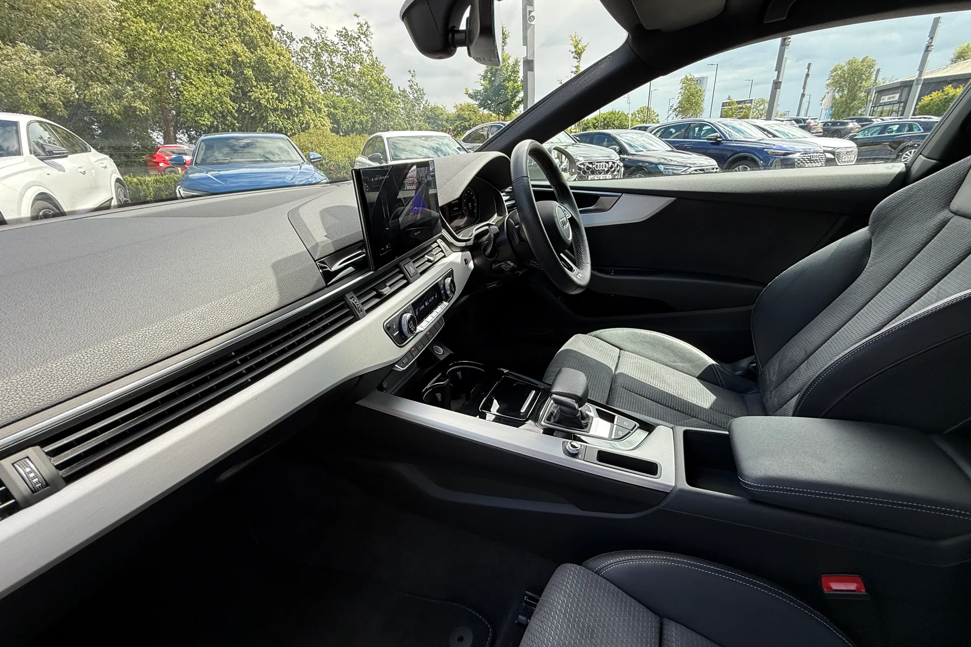 Audi A5 thumbnail image number 32