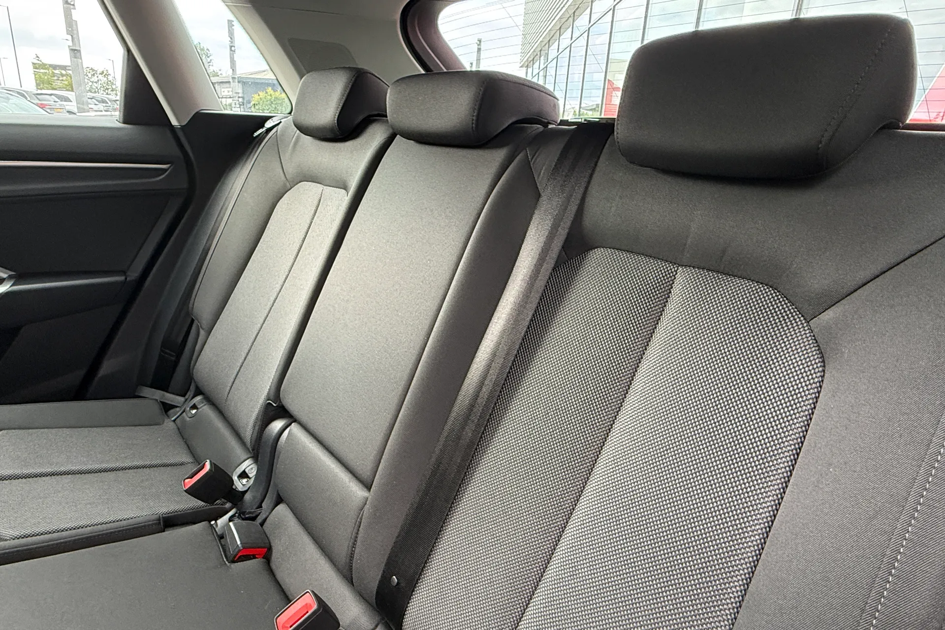 Audi Q3 thumbnail image number 43