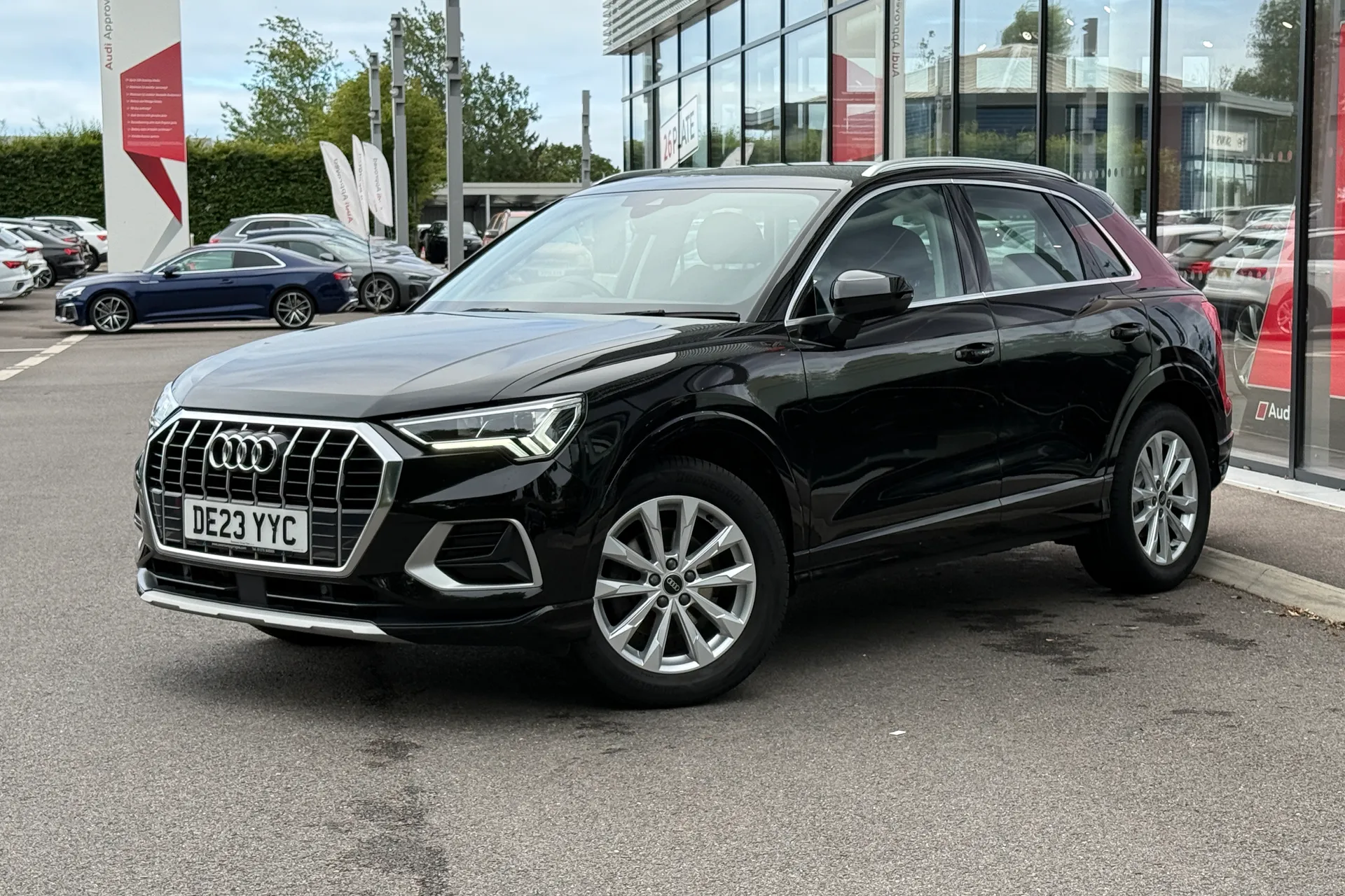 Audi Q3 thumbnail image number 8
