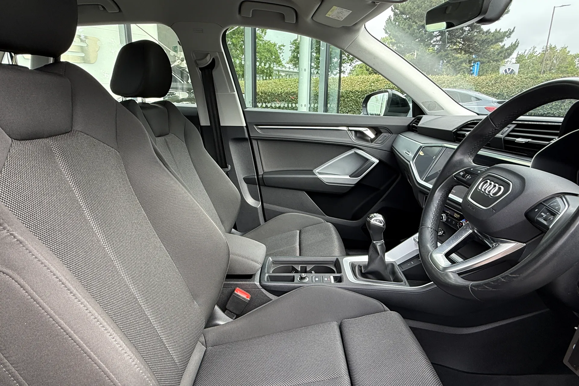 Audi Q3 thumbnail image number 14