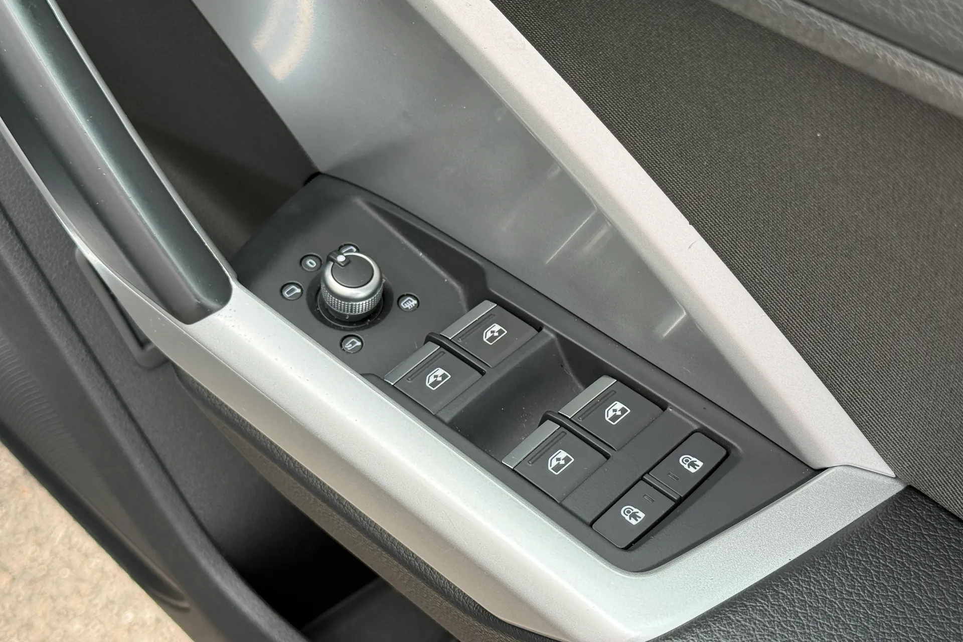 Audi Q3 thumbnail image number 18