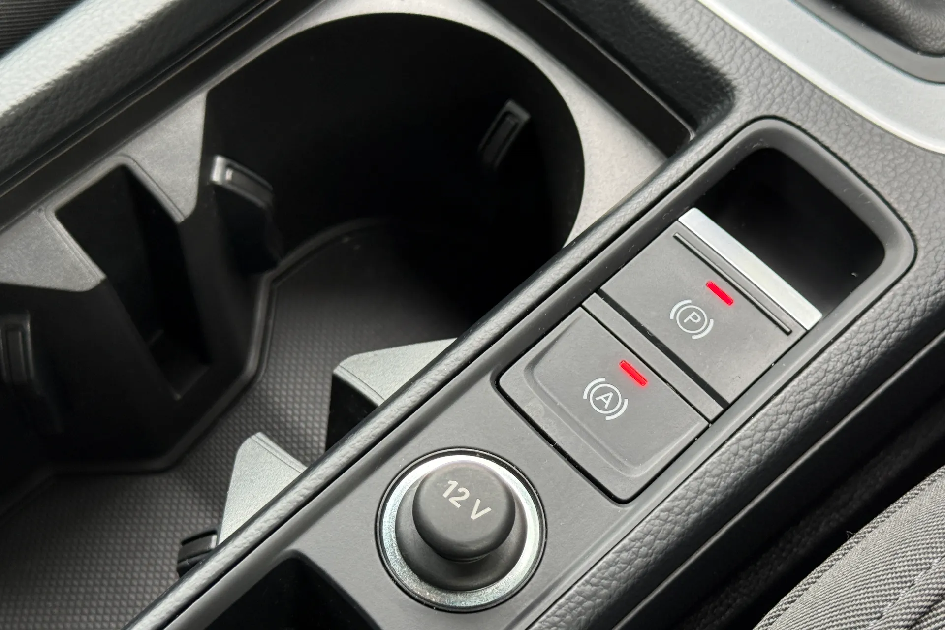 Audi Q3 thumbnail image number 33