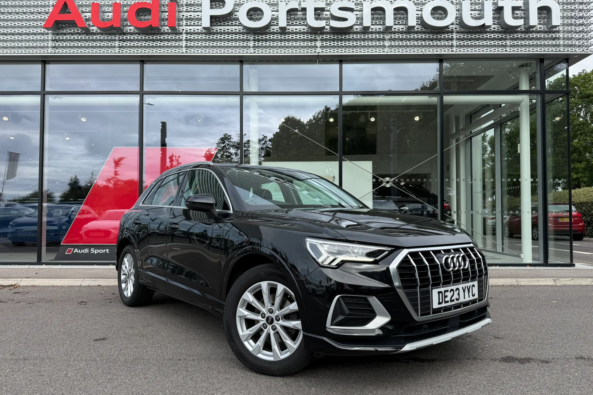 Audi Q3 focused image