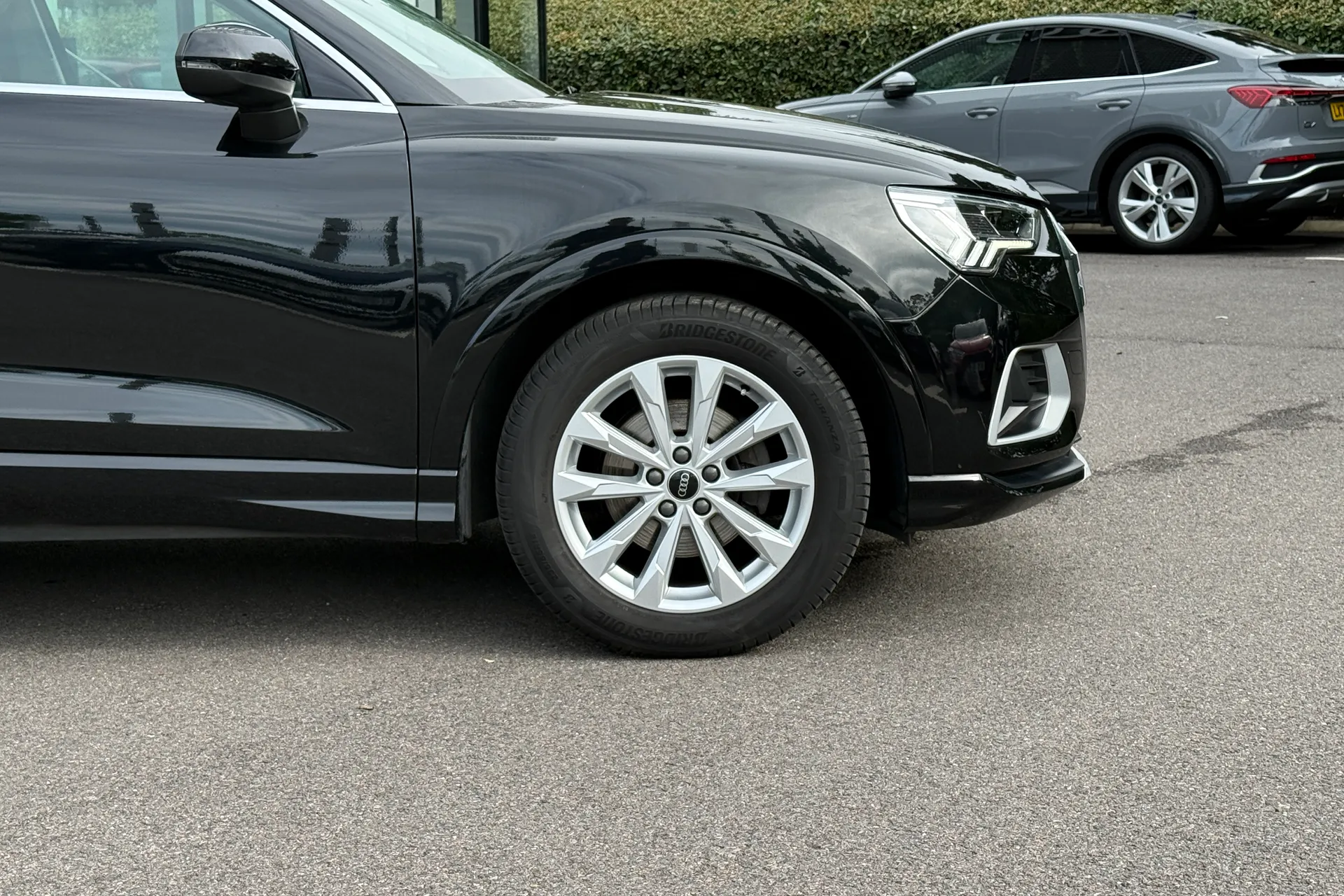 Audi Q3 thumbnail image number 21