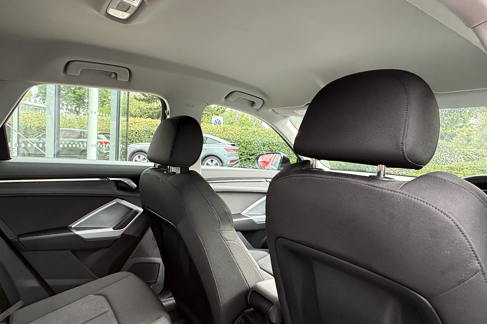 Audi Q3 thumbnail image number 32
