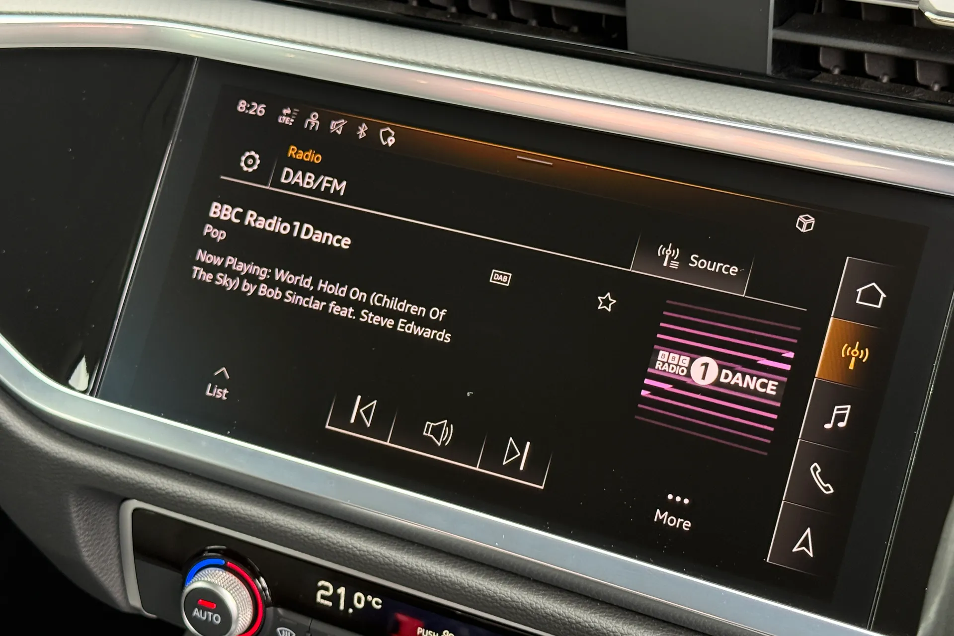 Audi Q3 thumbnail image number 34