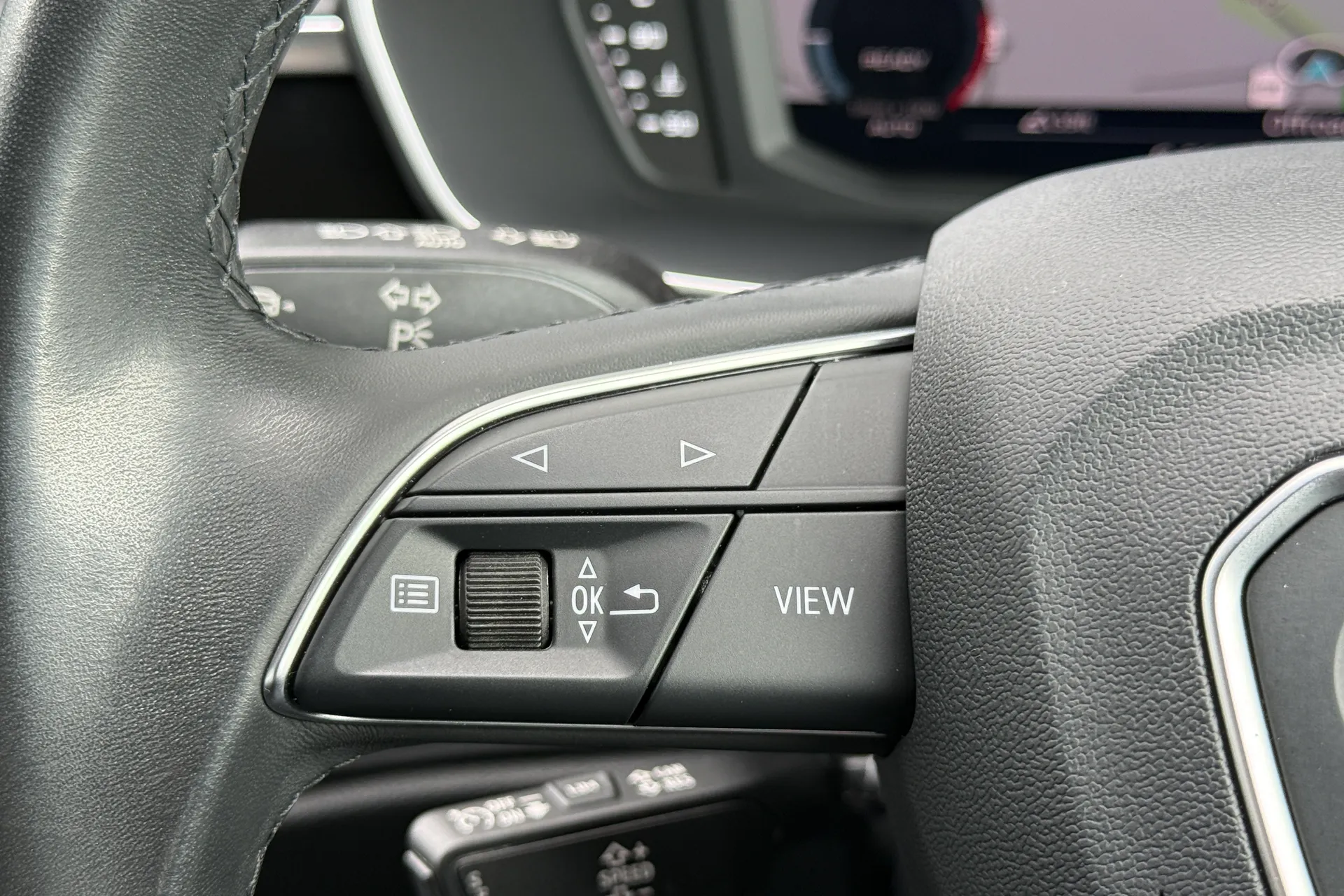 Audi Q3 thumbnail image number 45
