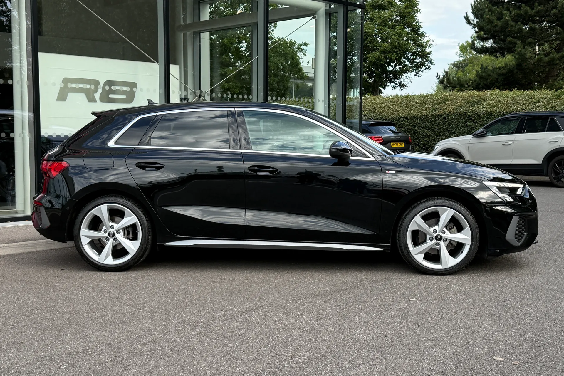 Audi A3 thumbnail image number 2