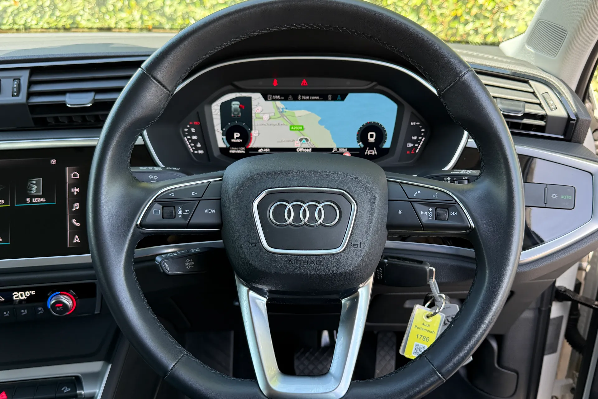 Audi Q3 thumbnail image number 14