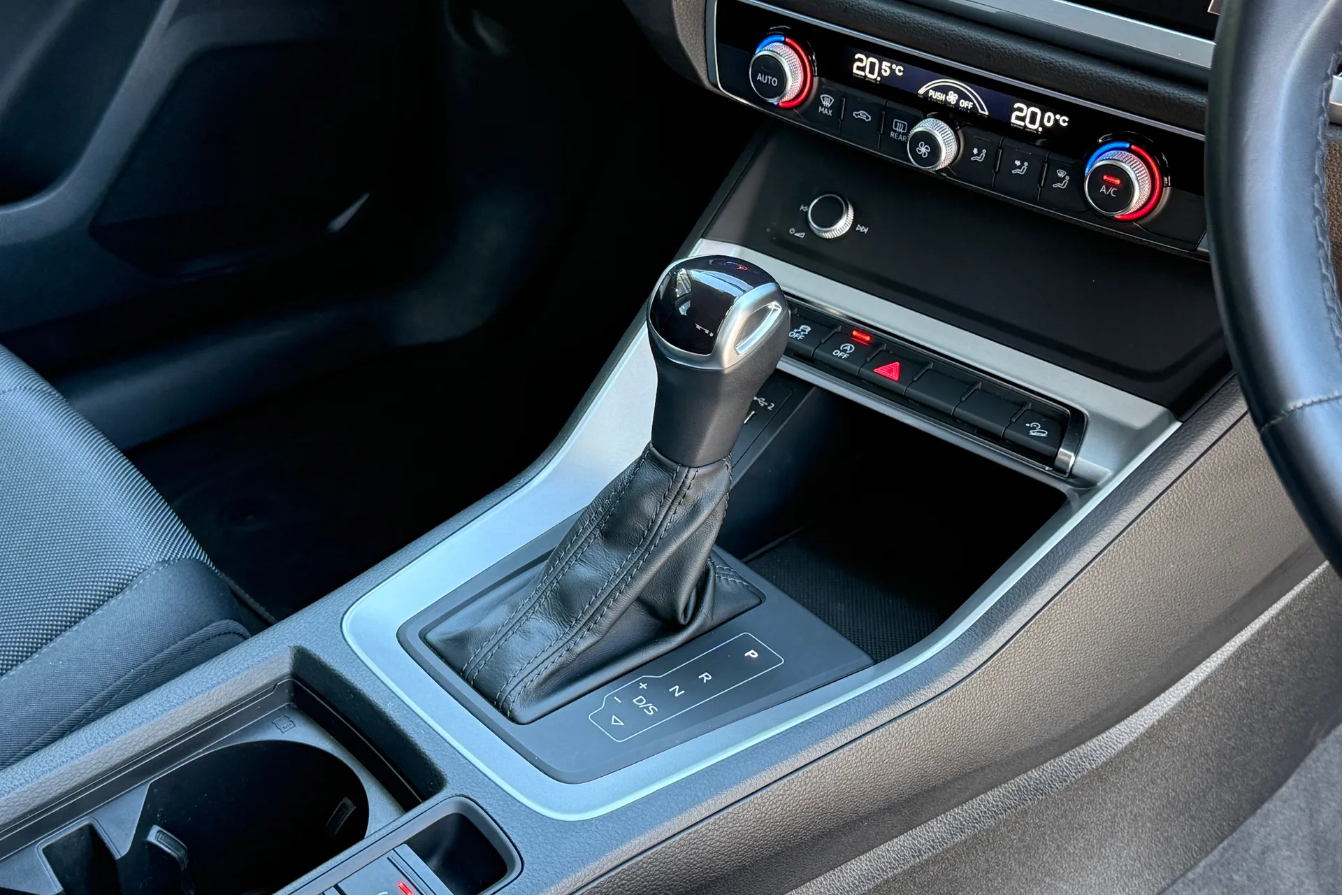 Audi Q3 thumbnail image number 15