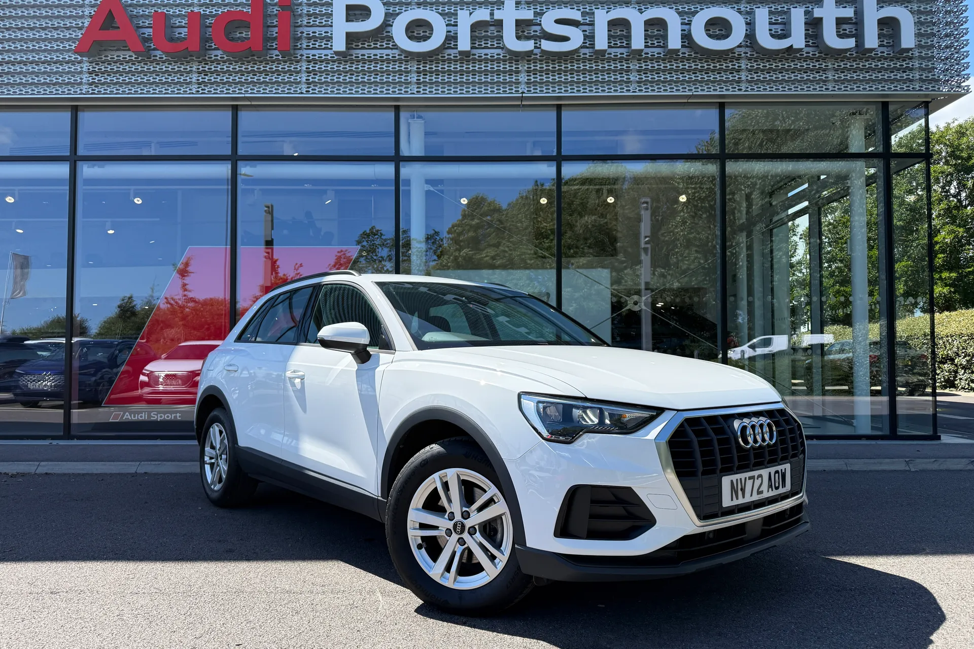 Audi Q3 focused image