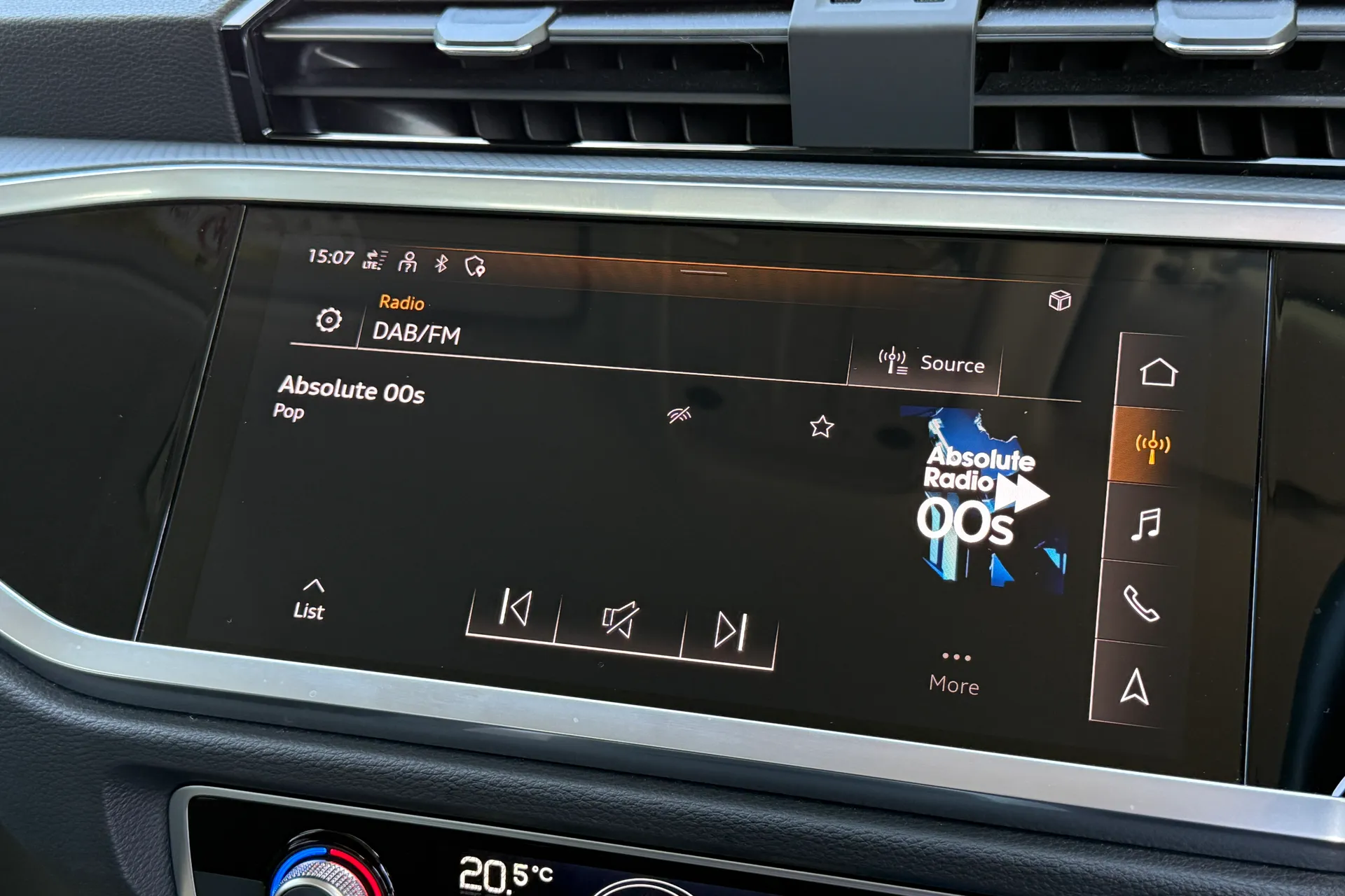 Audi Q3 thumbnail image number 39