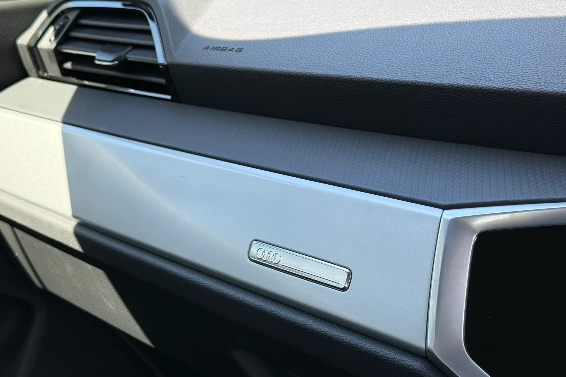 Audi Q3 thumbnail image number 46