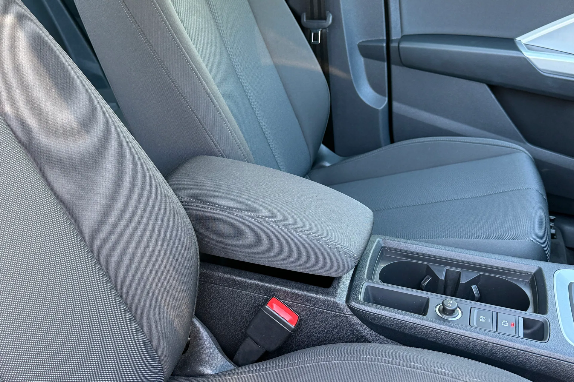 Audi Q3 thumbnail image number 27